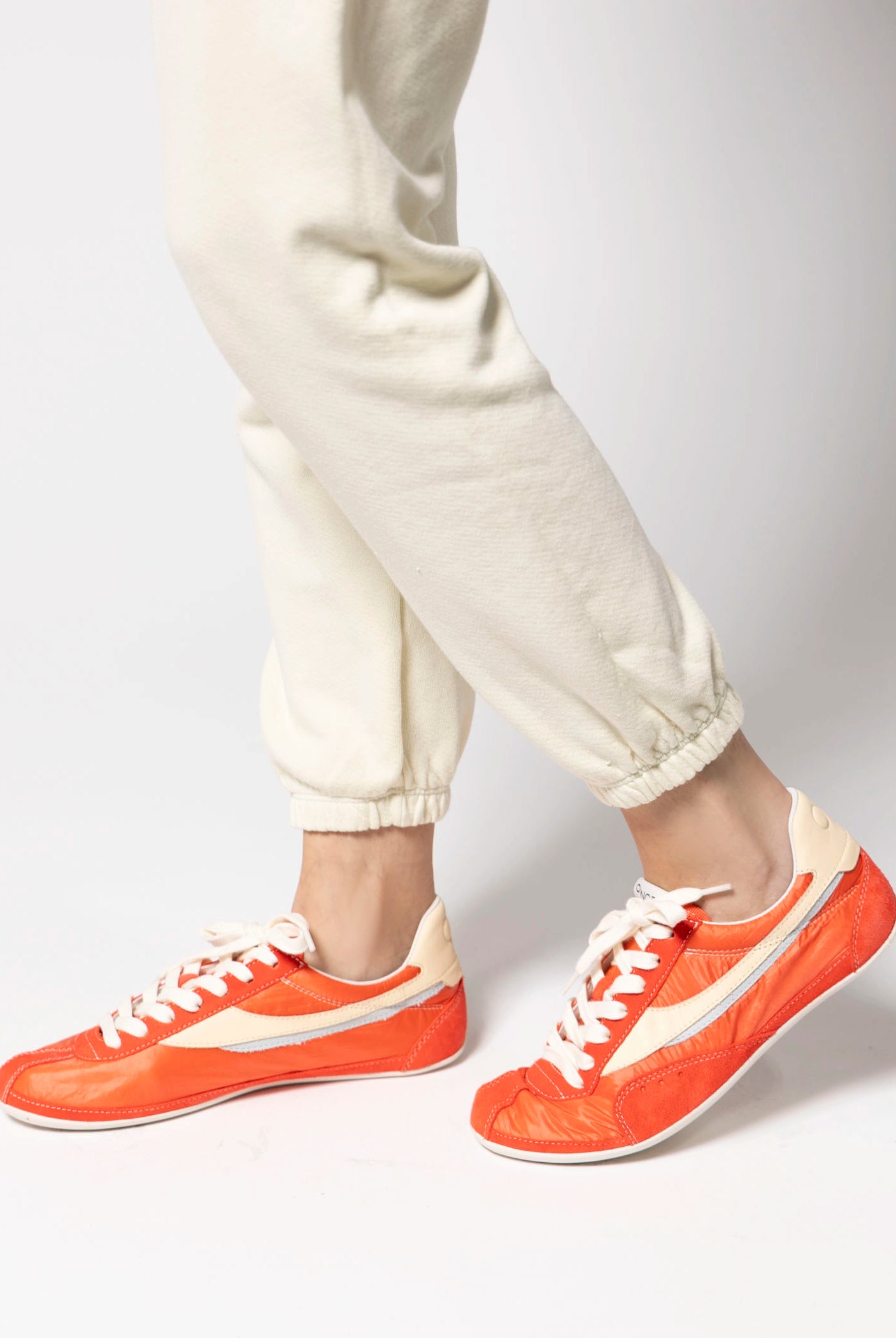 swatch_Grenadine oncept temple sneaker