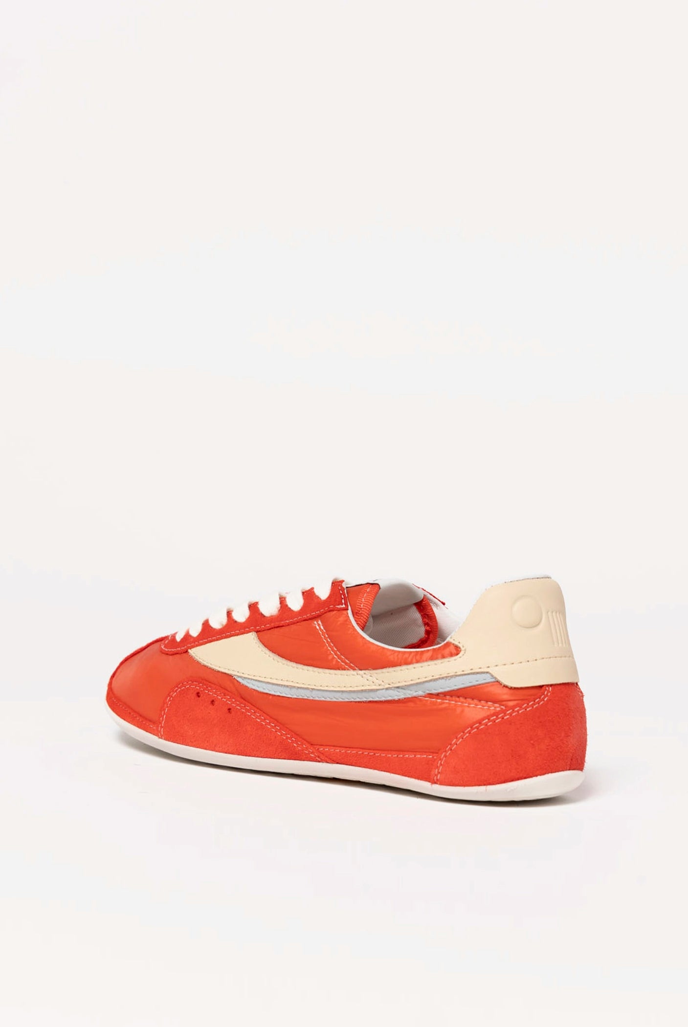 swatch_Grenadine oncept temple sneaker