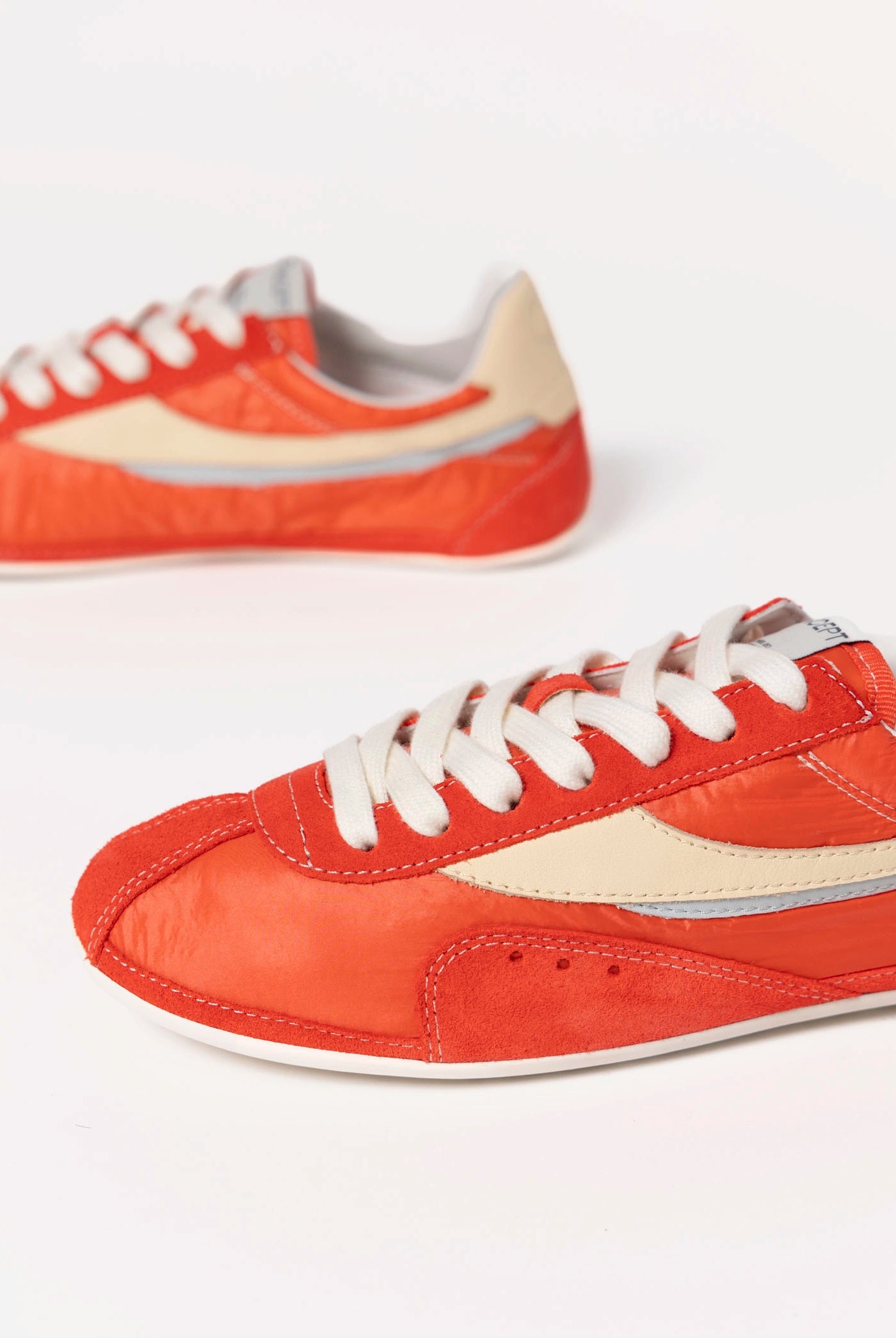 swatch_Grenadine oncept temple sneaker