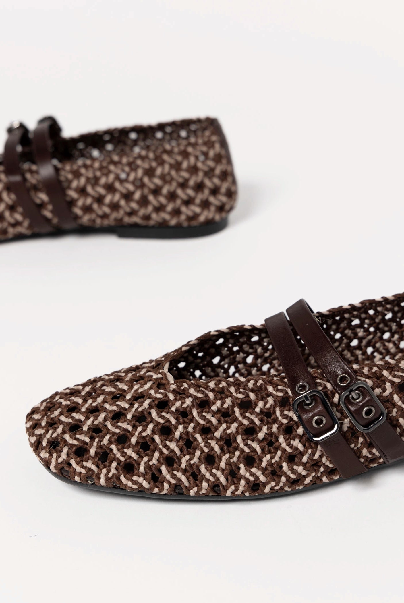 swatch_Dark Brown kmb woven mary jane