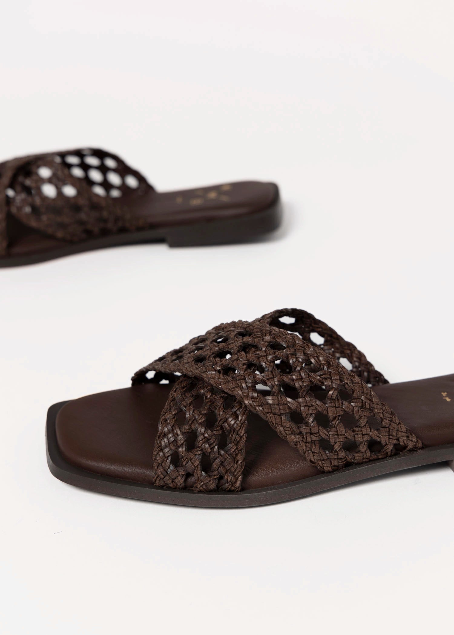 swatch_Chocolate Leather kmb woven leather sandal