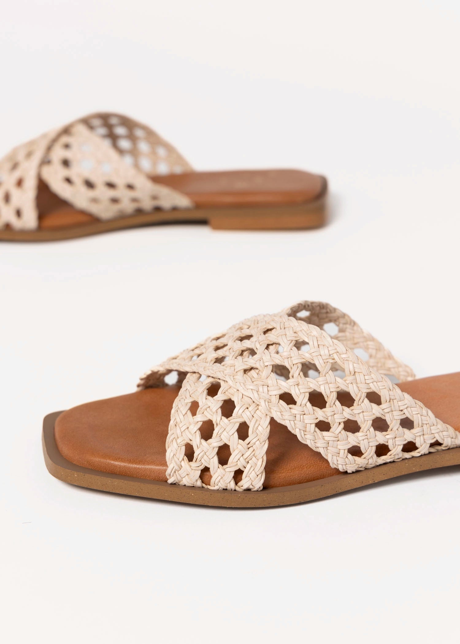 swatch_Nude Leather kmb woven leather sandal