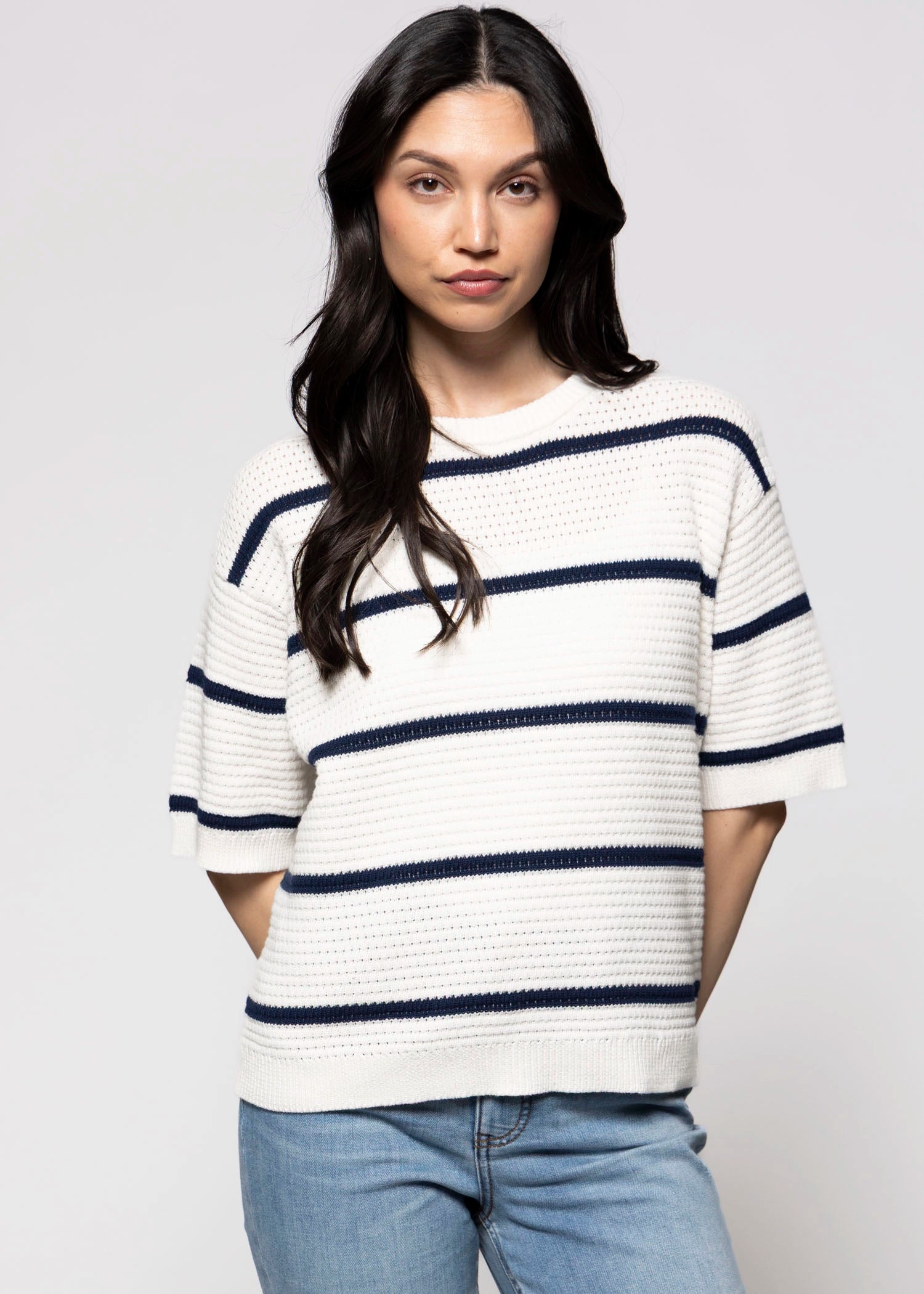 swatch_White/Navy thread and supply viola sweater