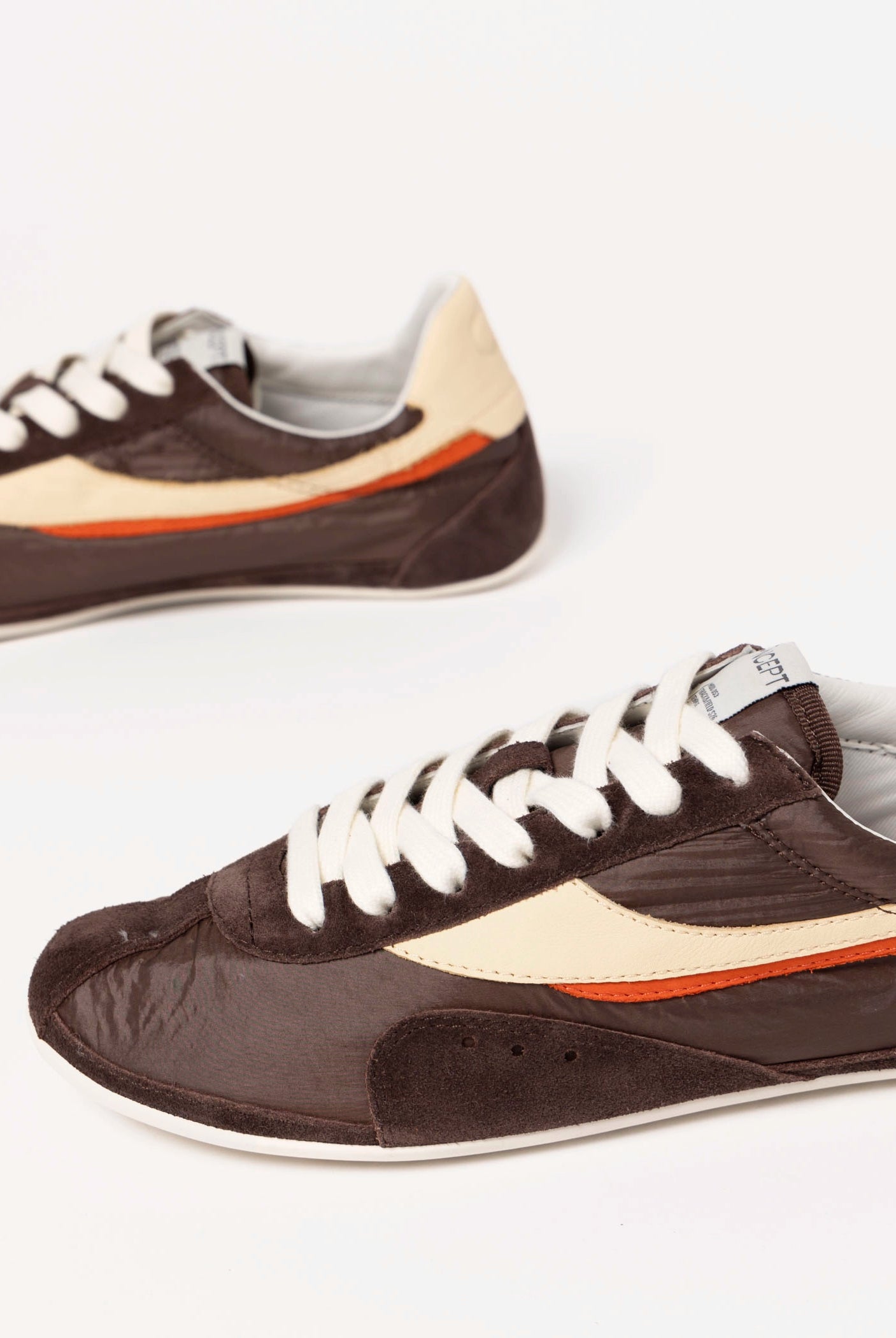swatch_Espresso oncept temple sneaker