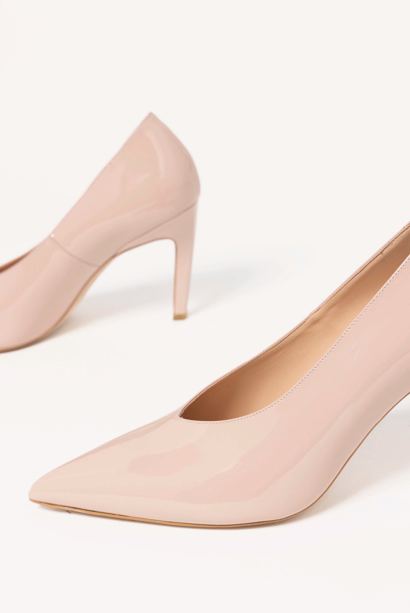 swatch_Nude Patent classic pump