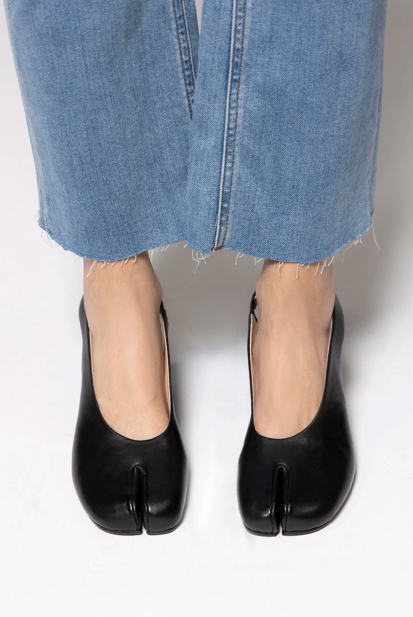 swatch_Black Leather tabi slingback pump