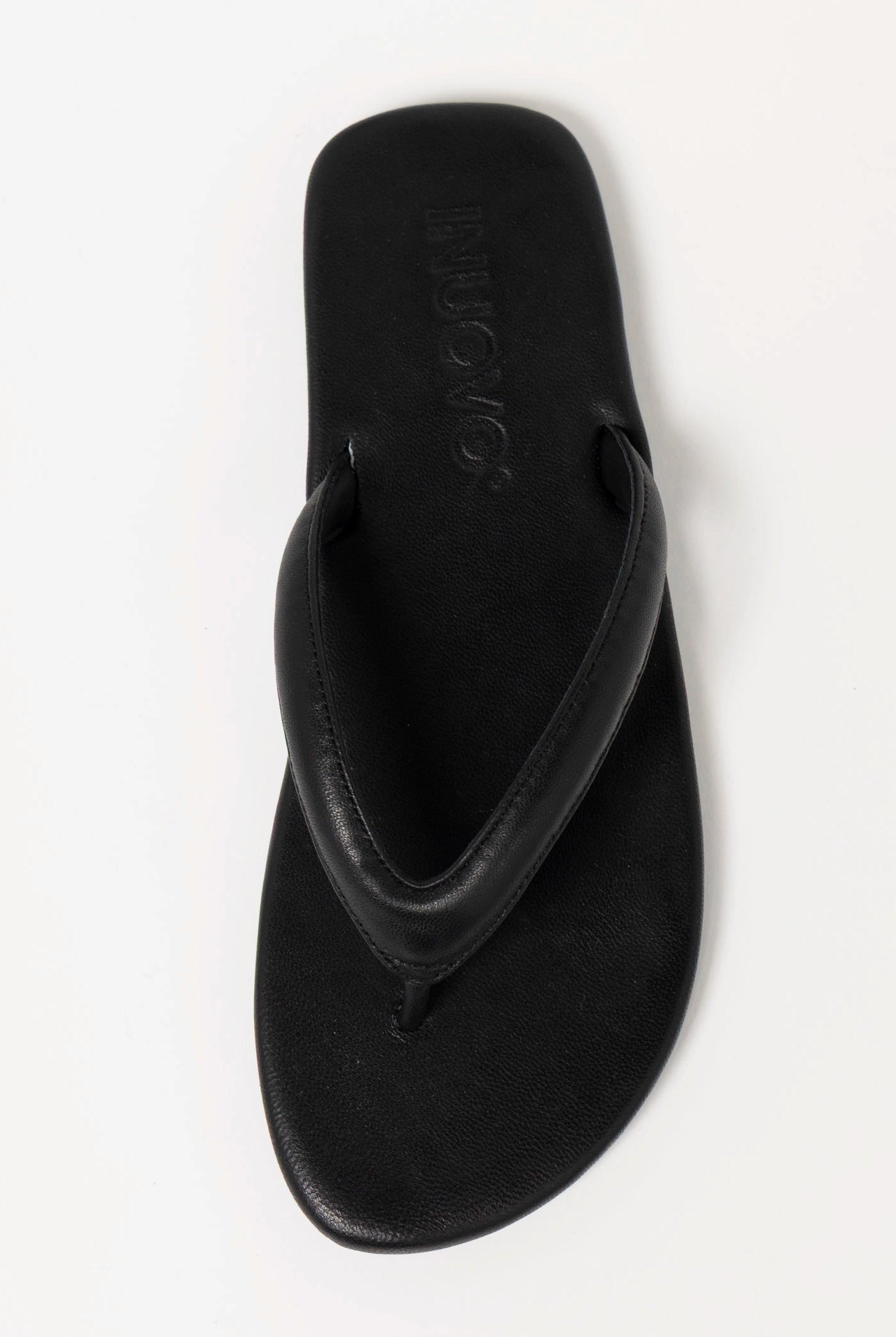 swatch_Black Leather inuovo flat thong sandal