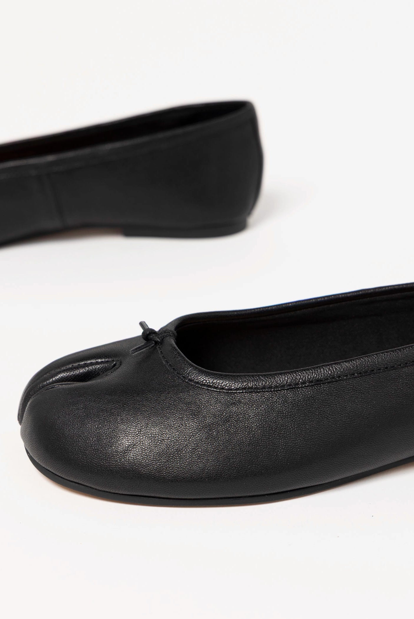 swatch_Black inuovo tabi ballet flat