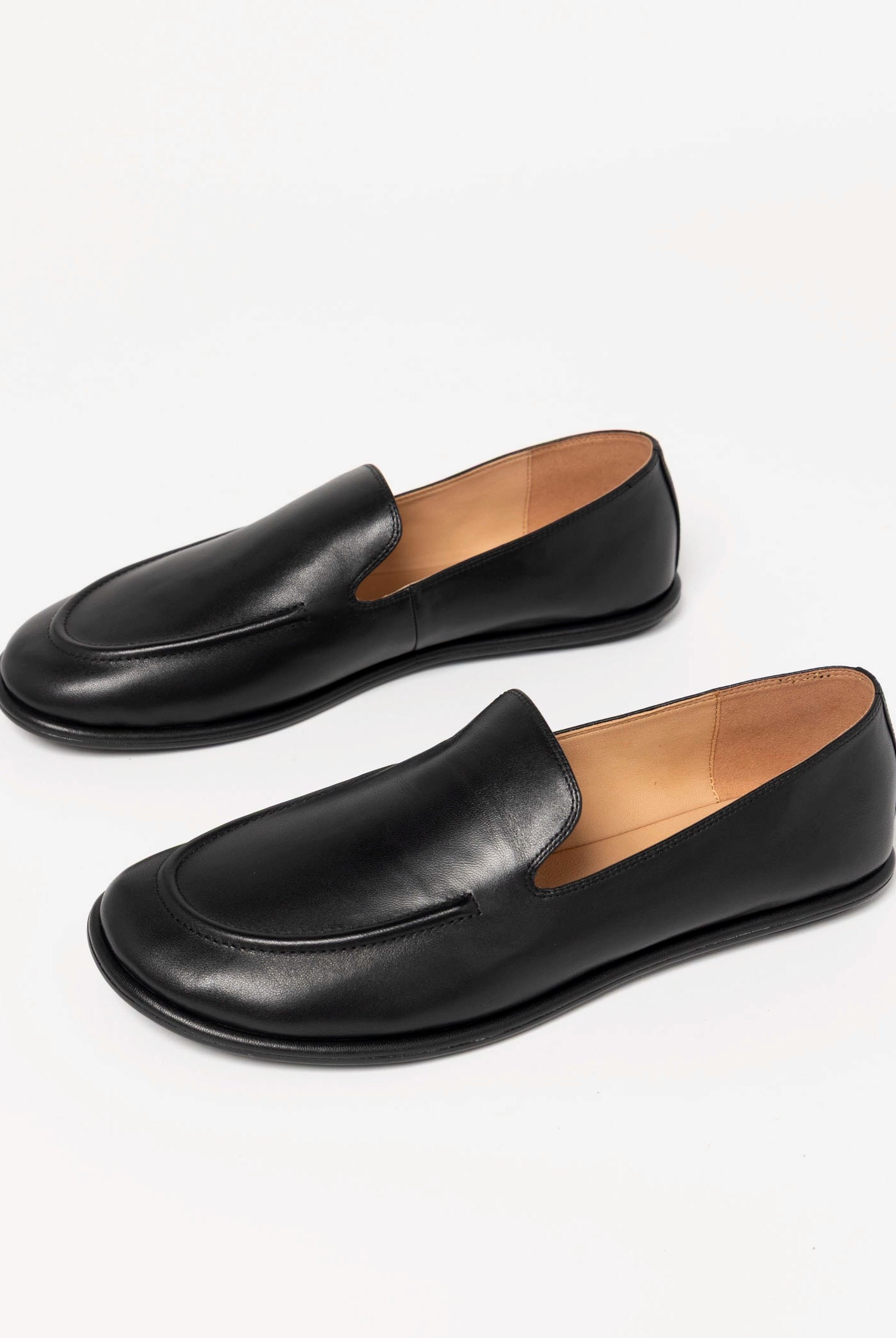 swatch_Black Leather inuovo leather loafer