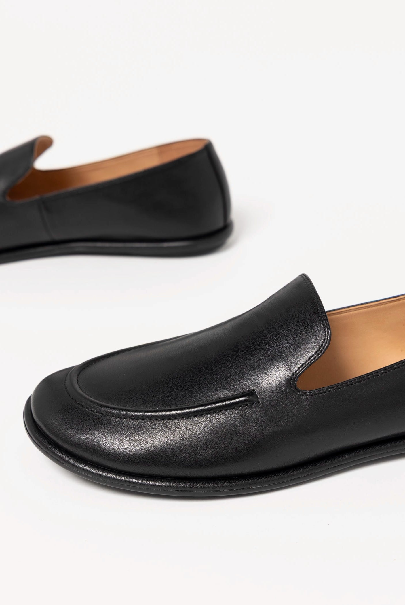 swatch_Black Leather inuovo leather loafer
