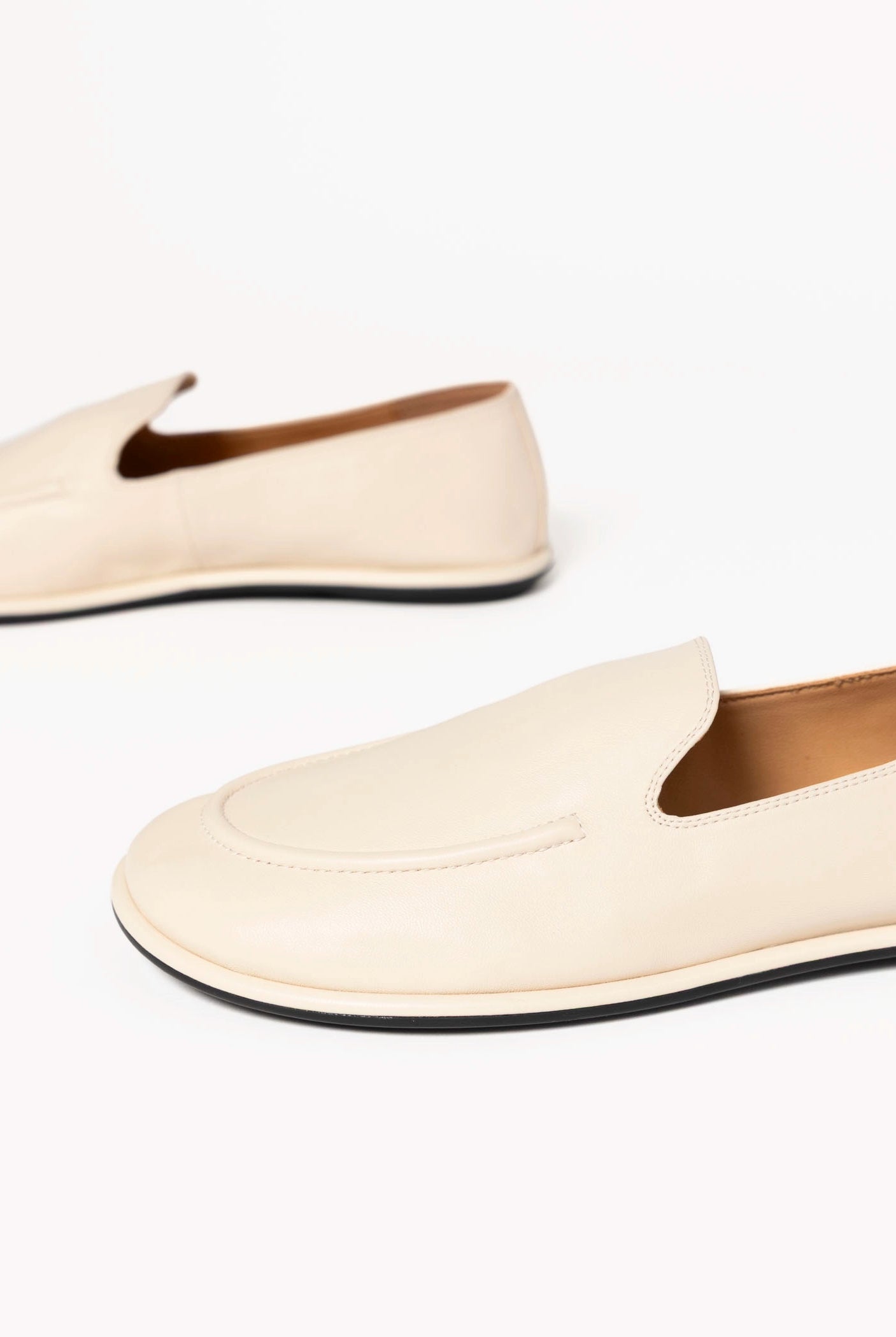 swatch_Off White Leather inuovo leather loafer