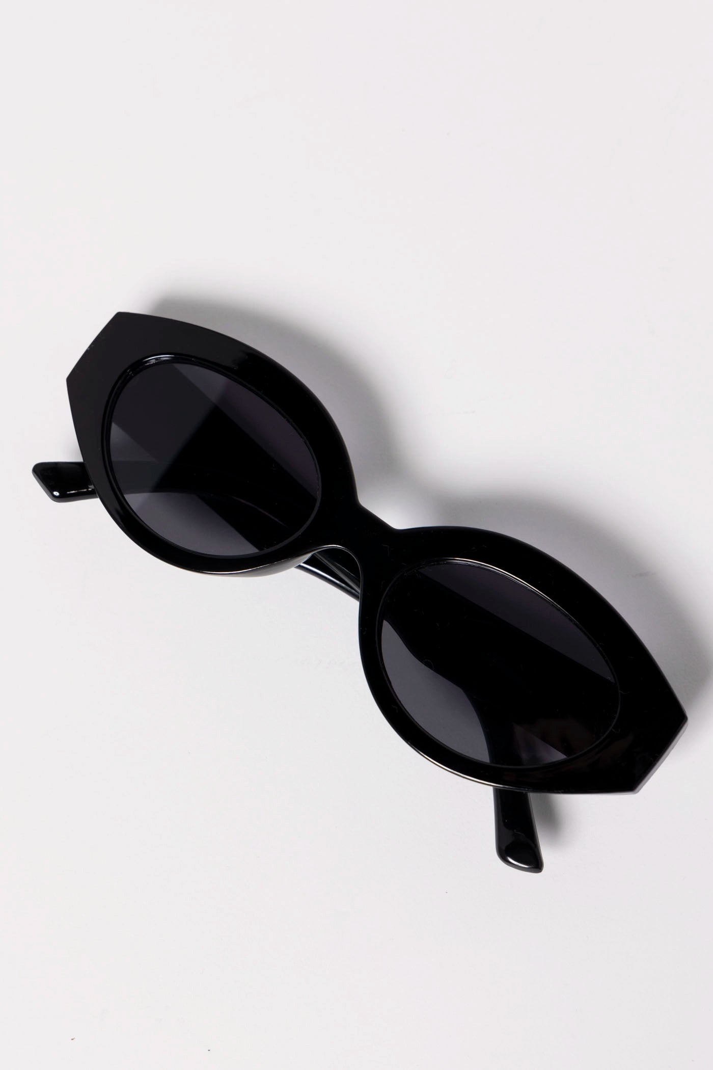 swatch_Black Emily sunglasses