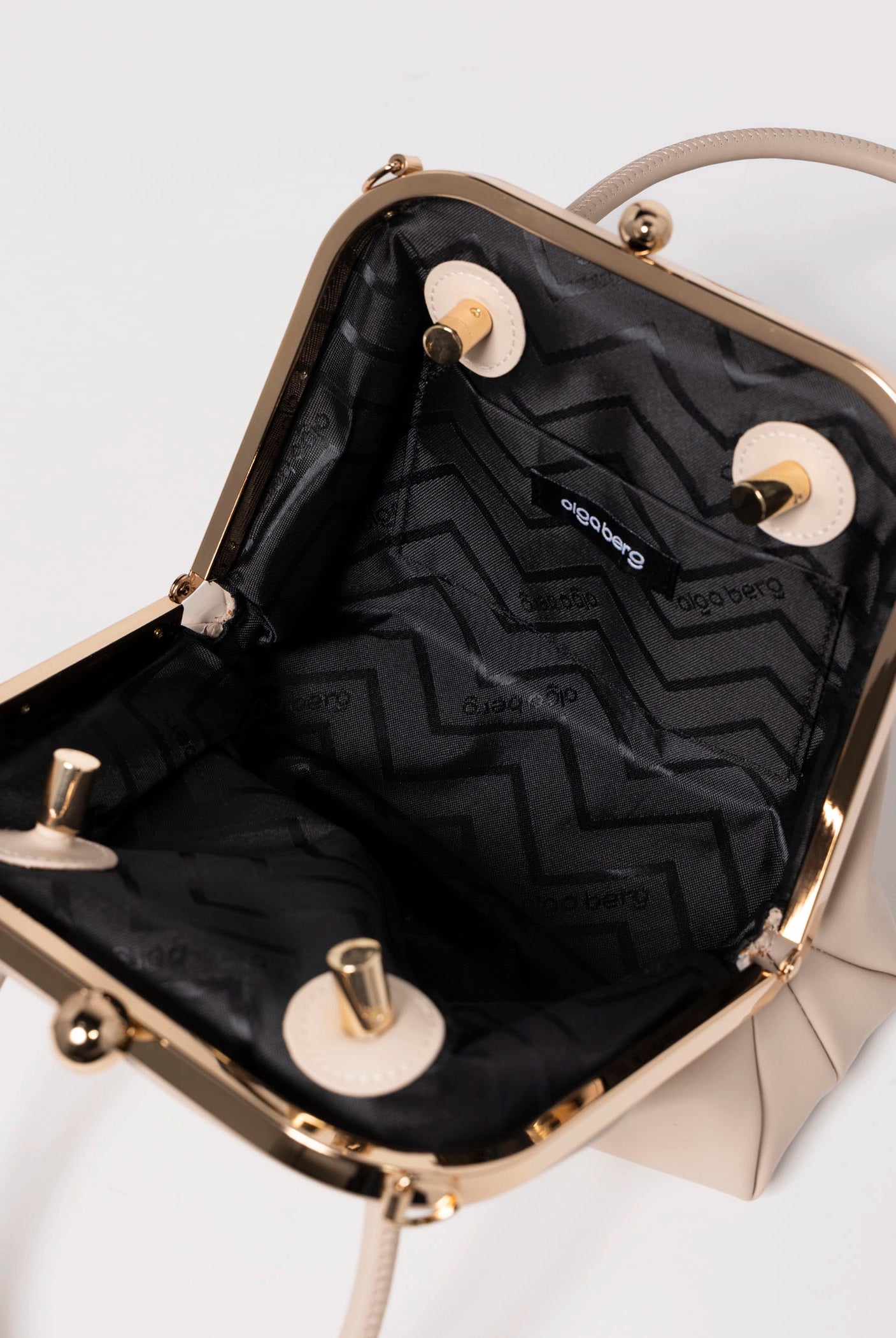 swatch_Natural olga berg leandra top handle bag