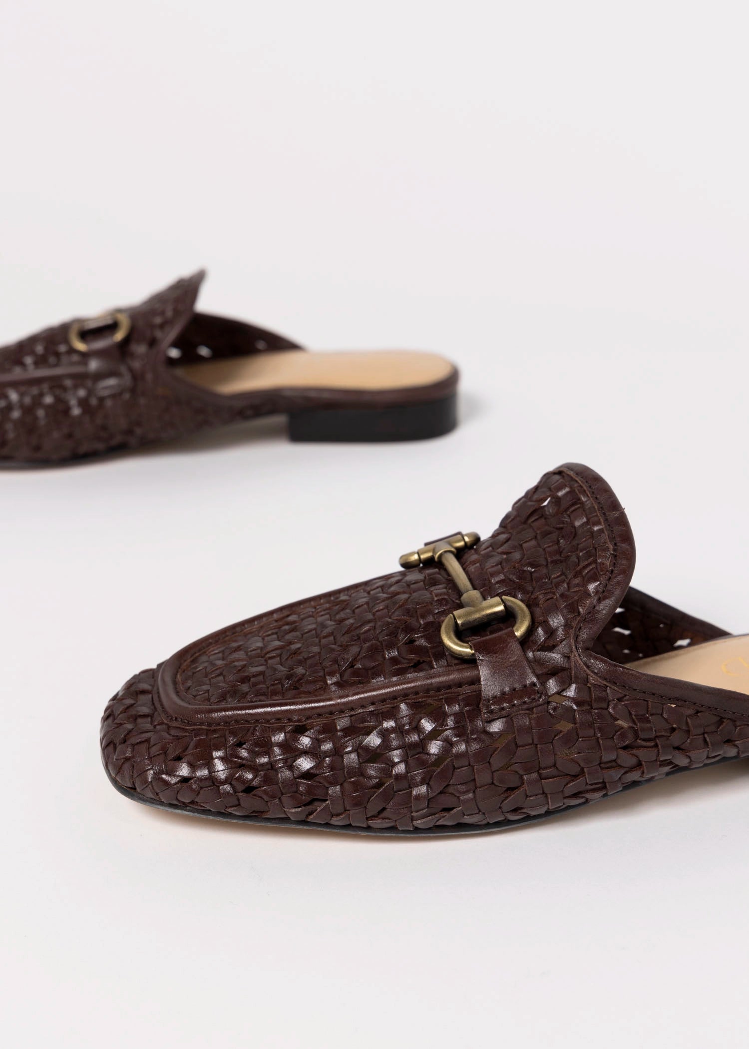swatch_Brown Leather silent d cora woven mule