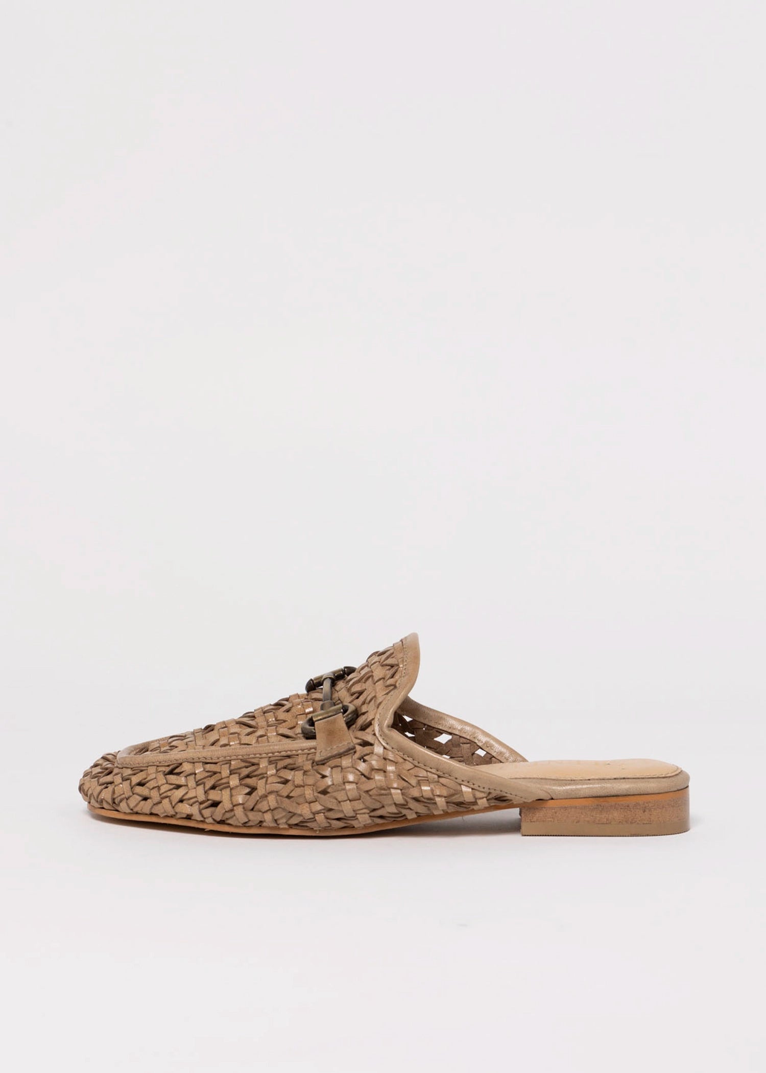 swatch_Skin Leather silent d cora woven mule