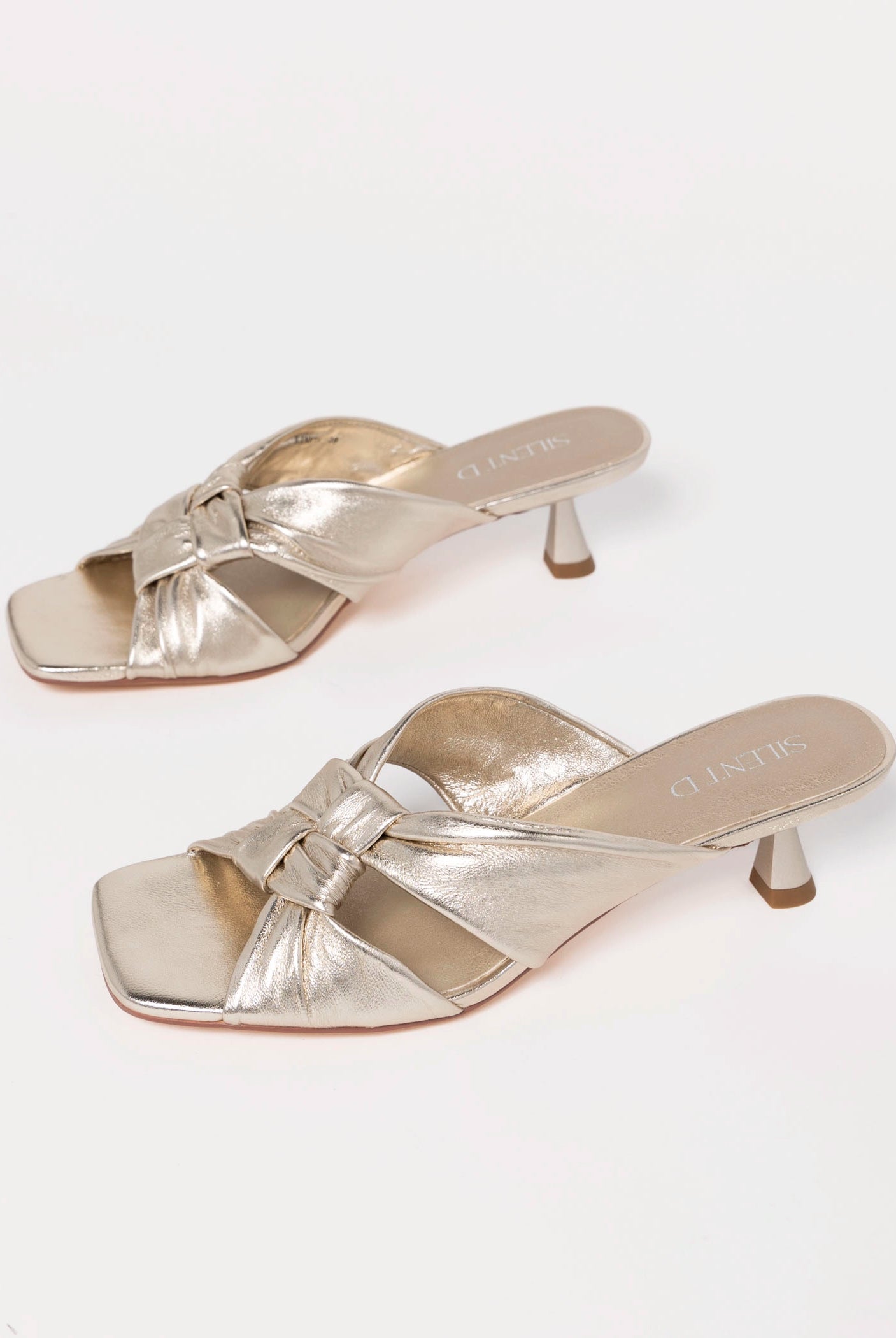 swatch_Gold Leather silent d kineta heeled sandal