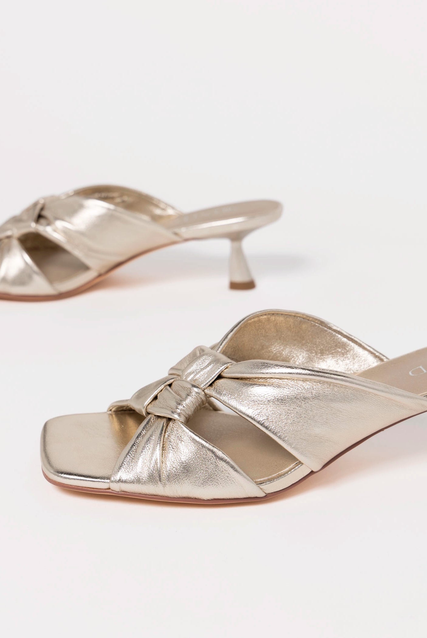 swatch_Gold Leather silent d kineta heeled sandal