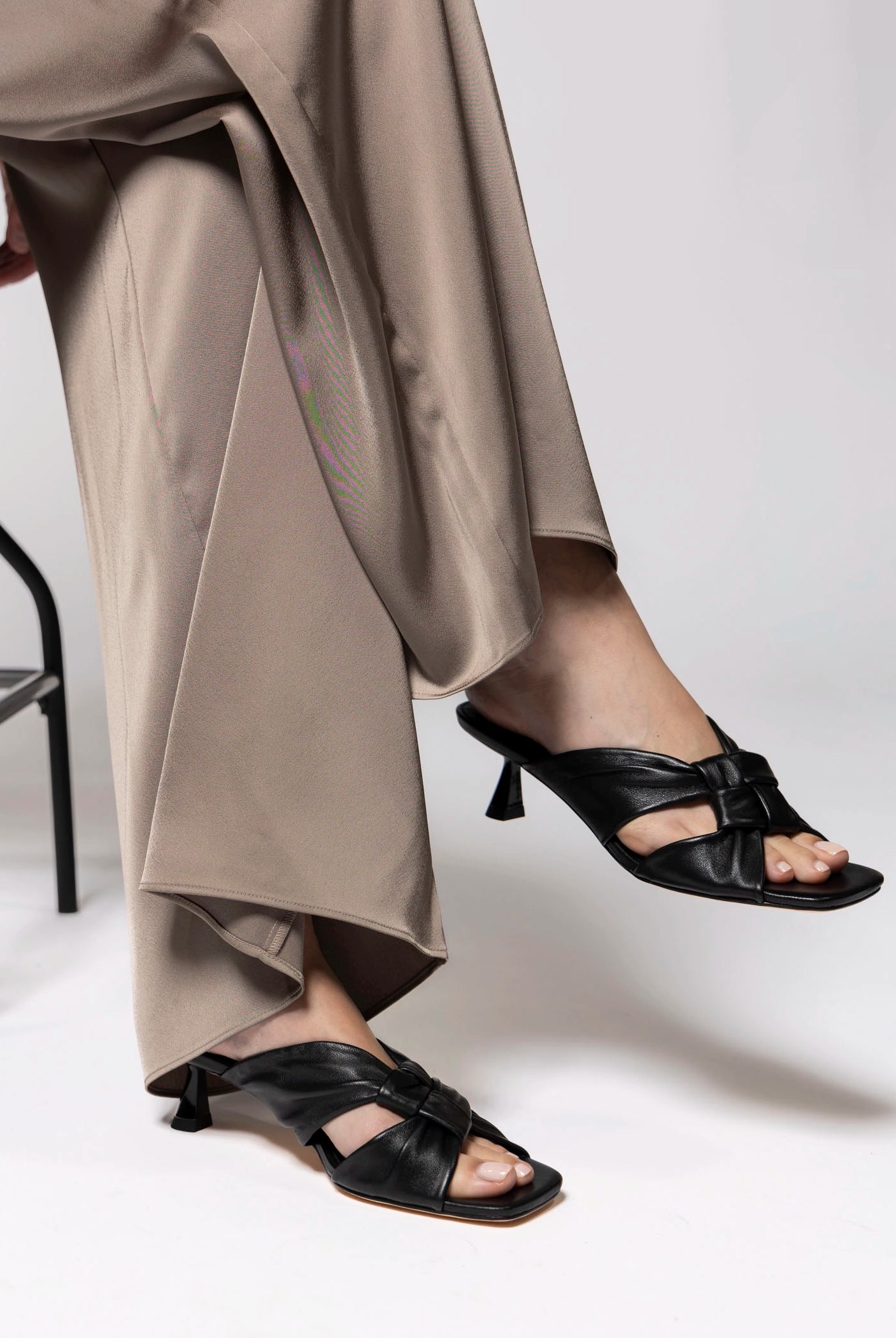 swatch_Black Leather silent d kineta heeled sandal