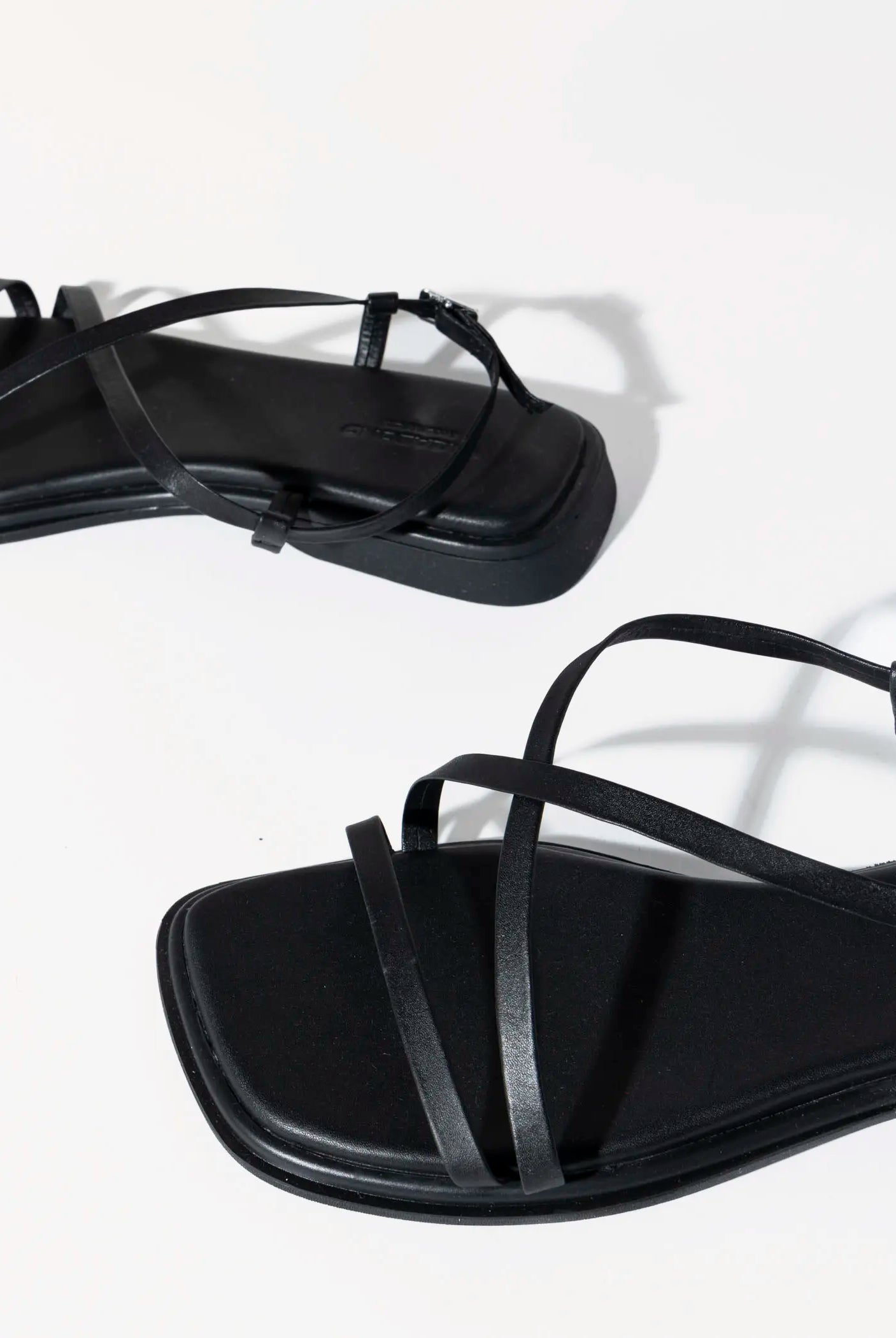 swatch_black izzy flat sandal flat sandals