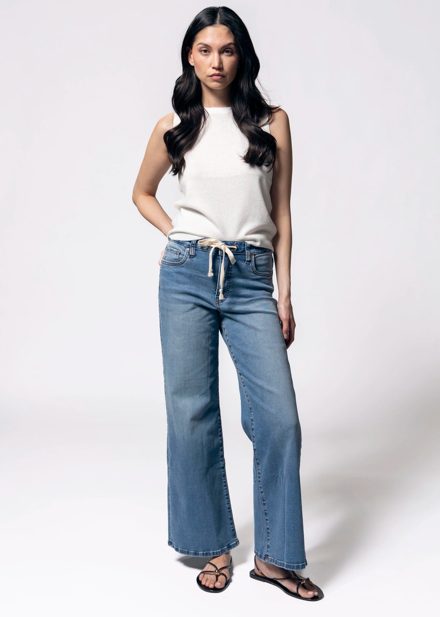 swatch_Medium Denim kut from the kloth maya wide leg jean