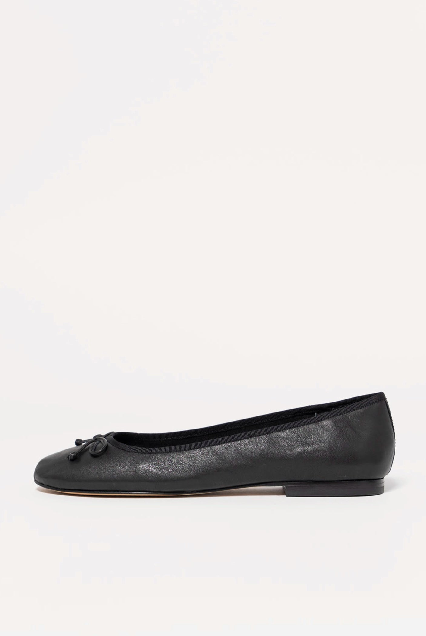 swatch_Black Leather dolce vita ritla ballet flats