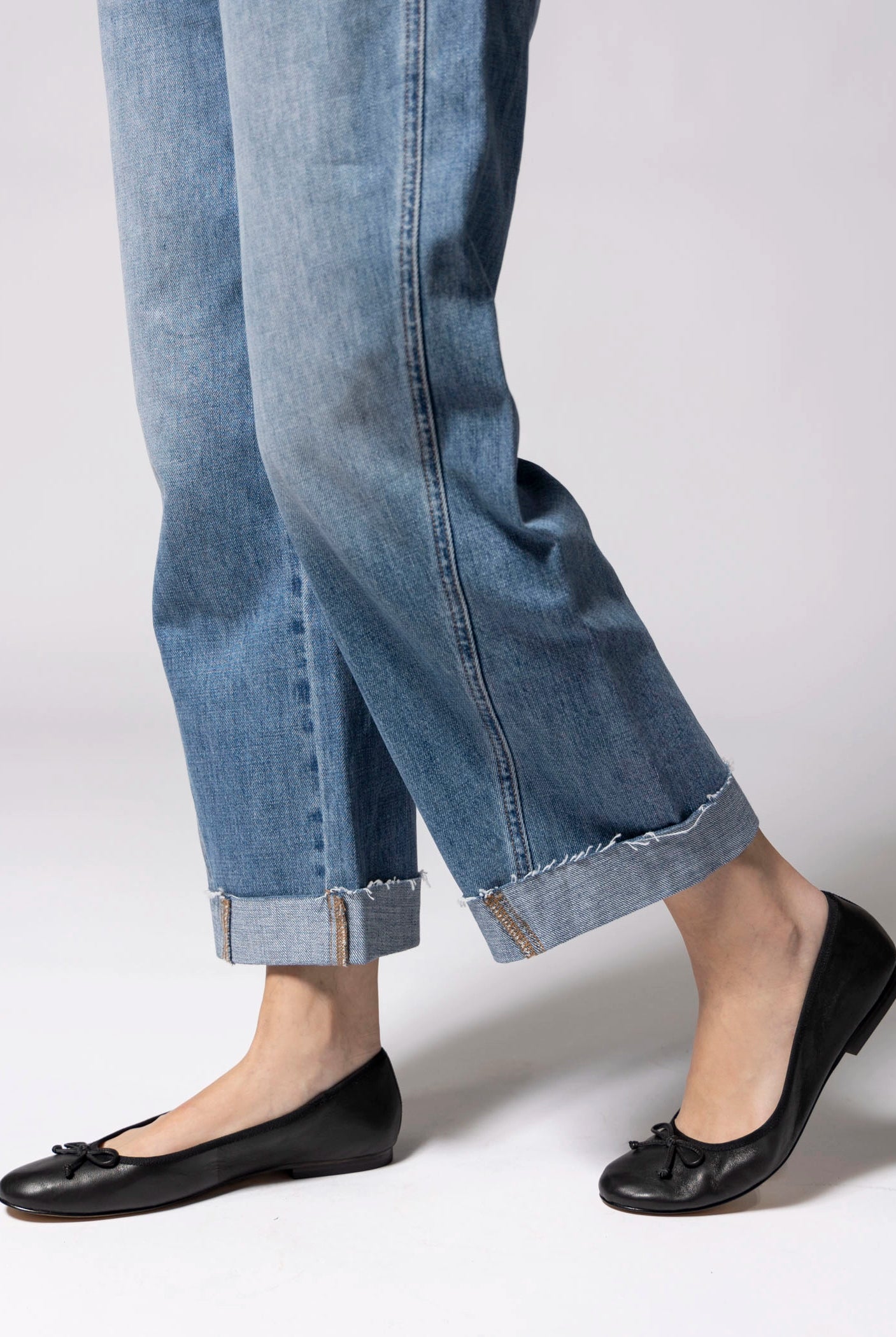 swatch_Black Leather dolce vita ritla ballet flats