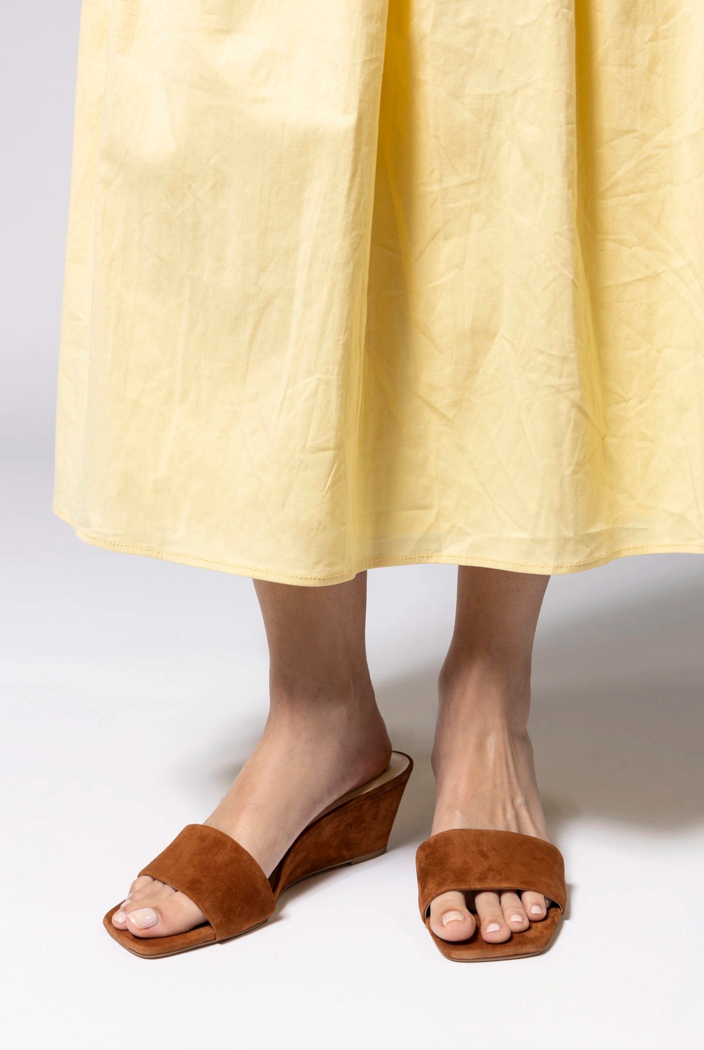 swatch_Brown Suede dolce vita qaily wedge sandal