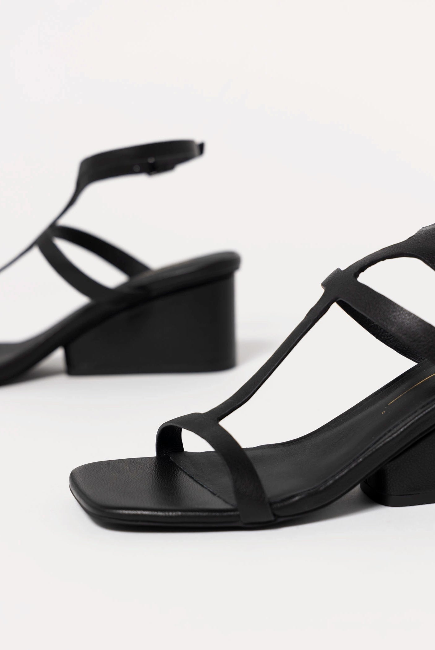 swatch_Black Leather intentionally blank semy wedge sandal