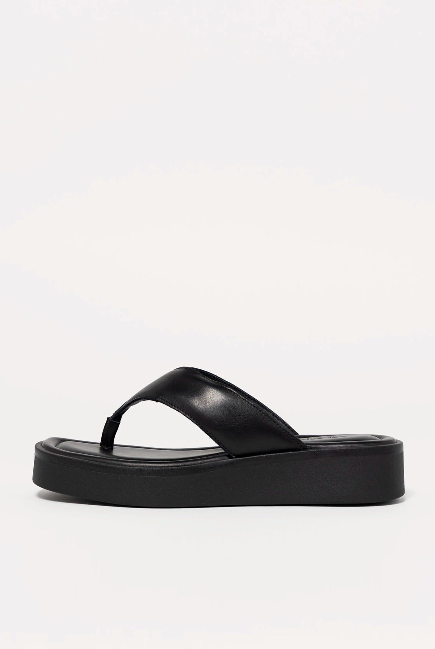 swatch_Black Leather vagabond danya platform thong sandal