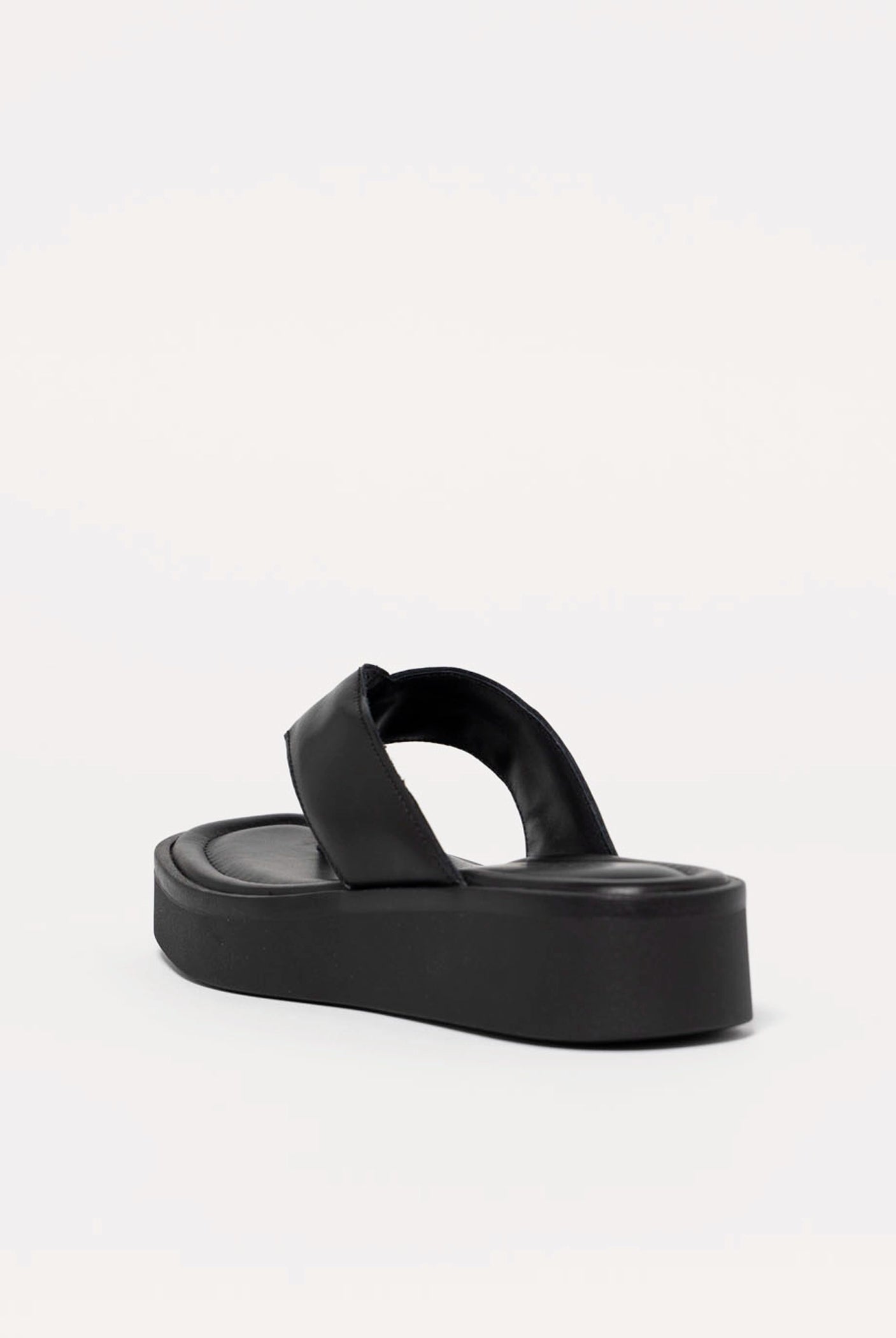 swatch_Black Leather vagabond danya platform thong sandal