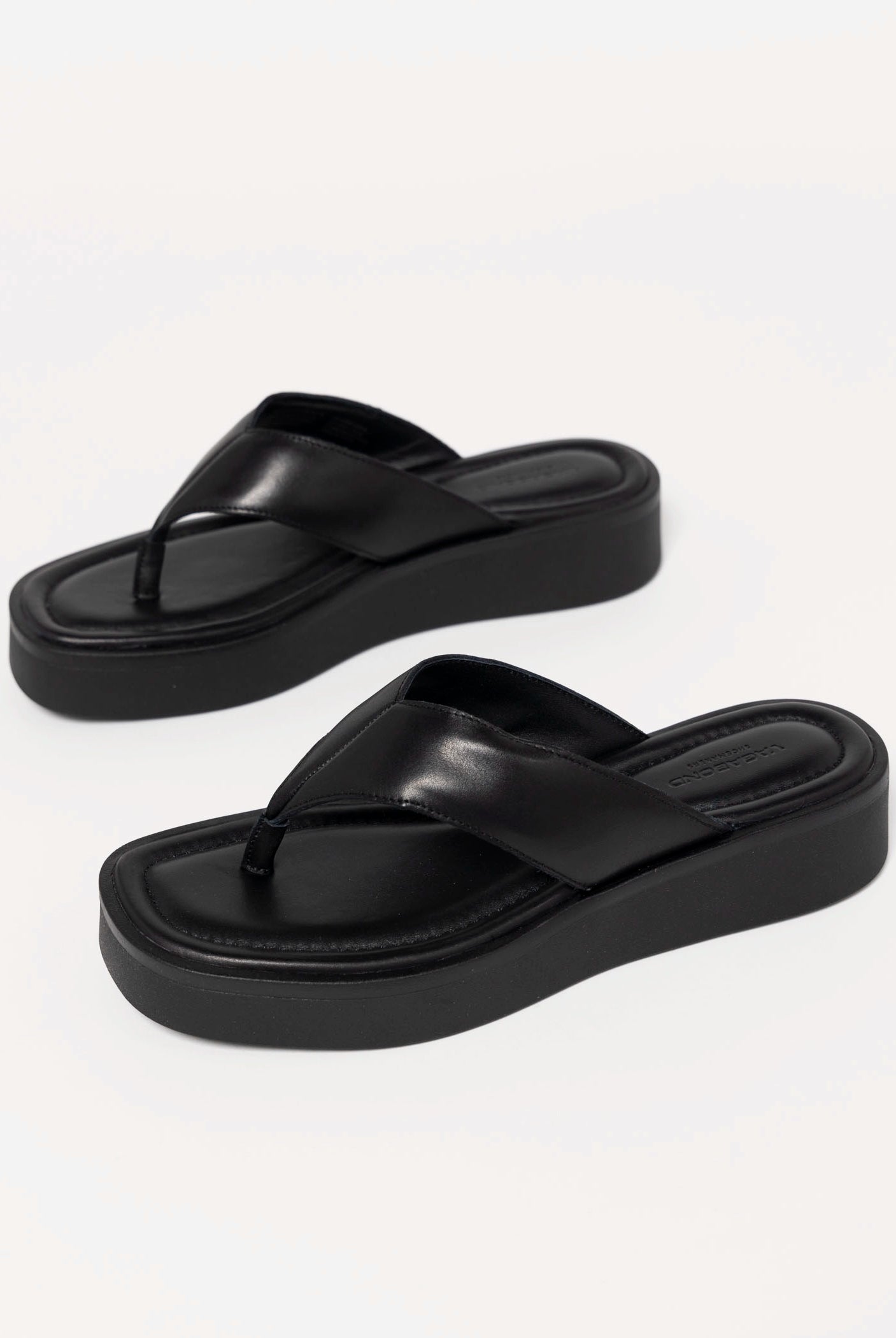 swatch_Black Leather vagabond danya platform thong sandal