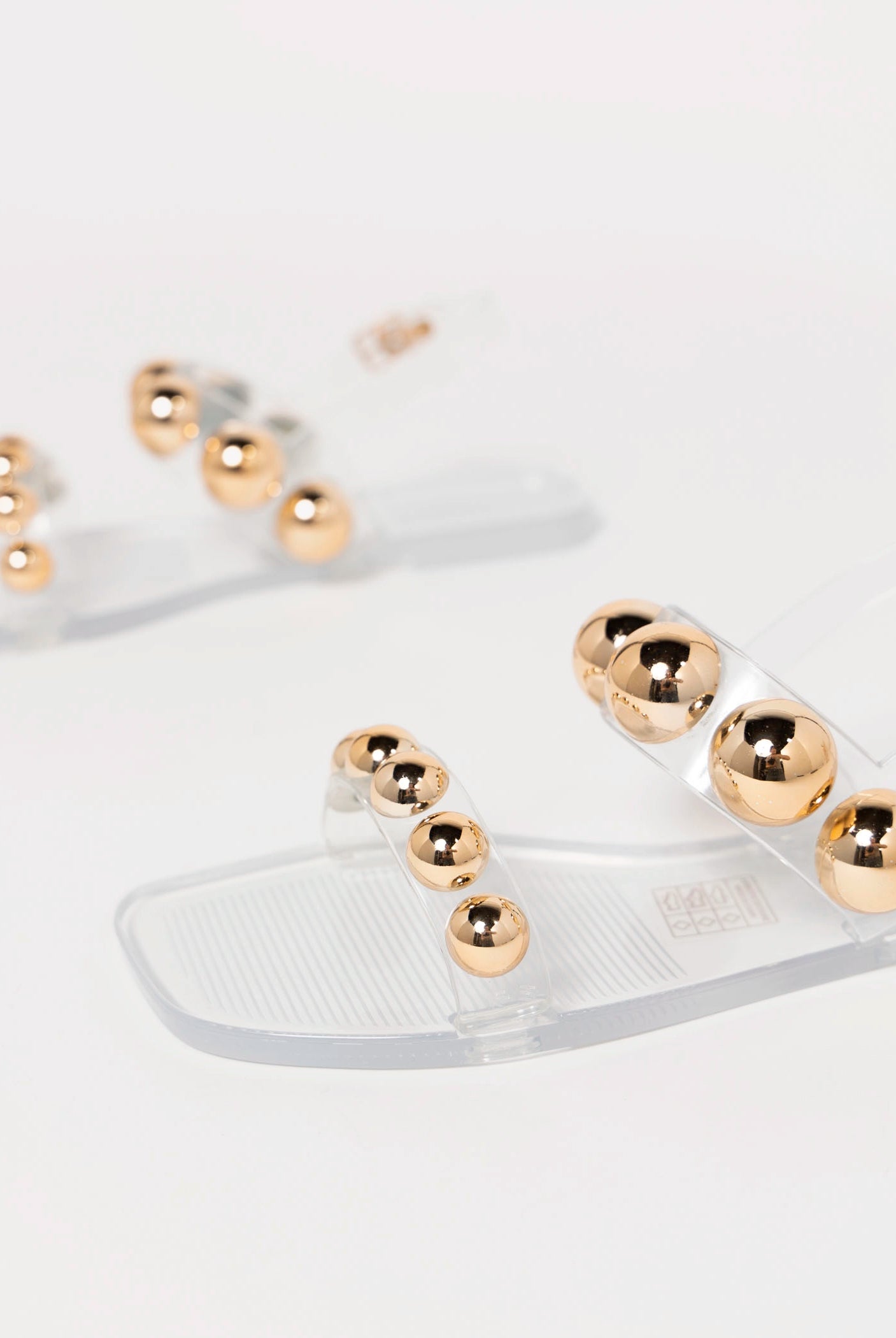 swatch_Clear jeffrey campbell gumdrop jelly sandal