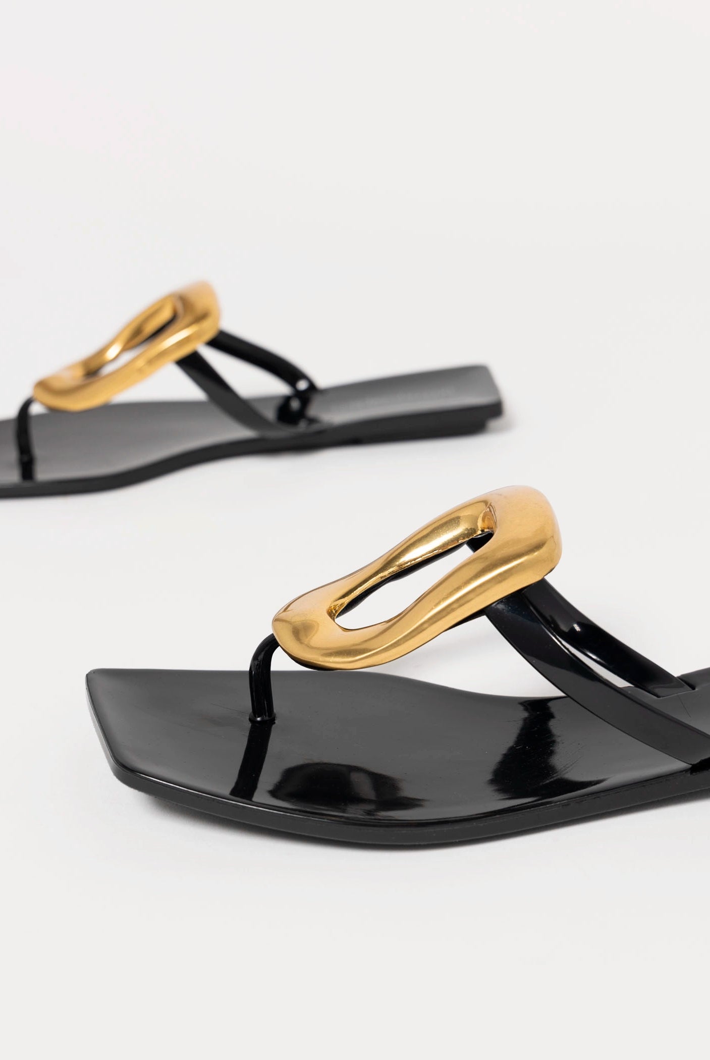 swatch_Black jeffrey campbell linques jelly thong sandal