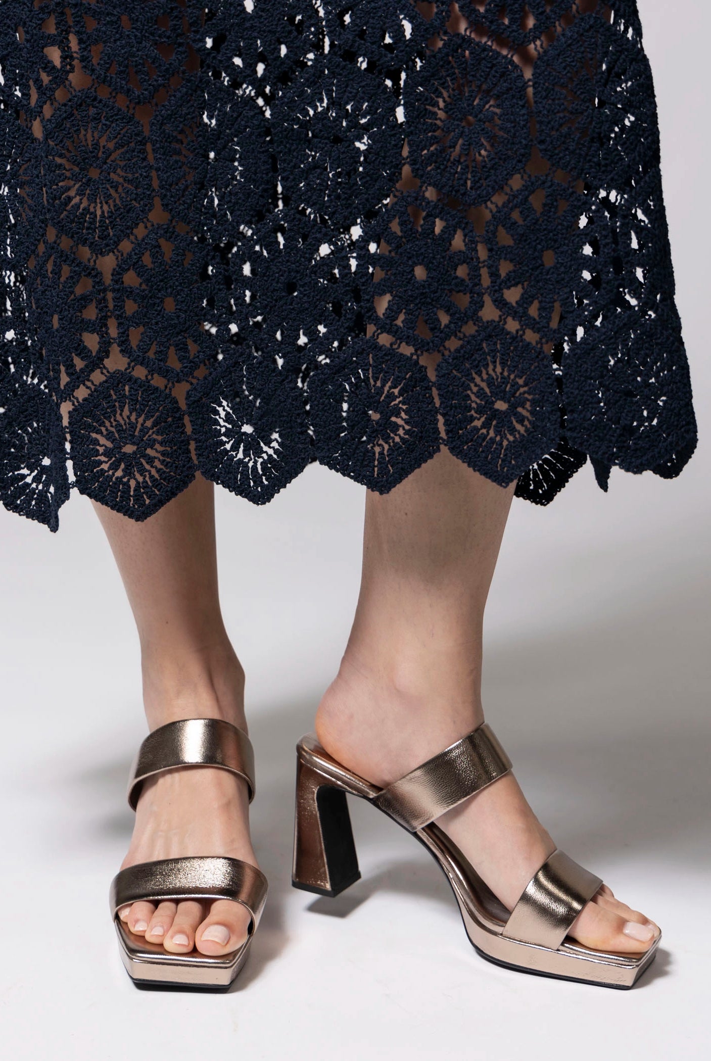swatch_Pewter Leather jeffrey campbell danity heeled sandal