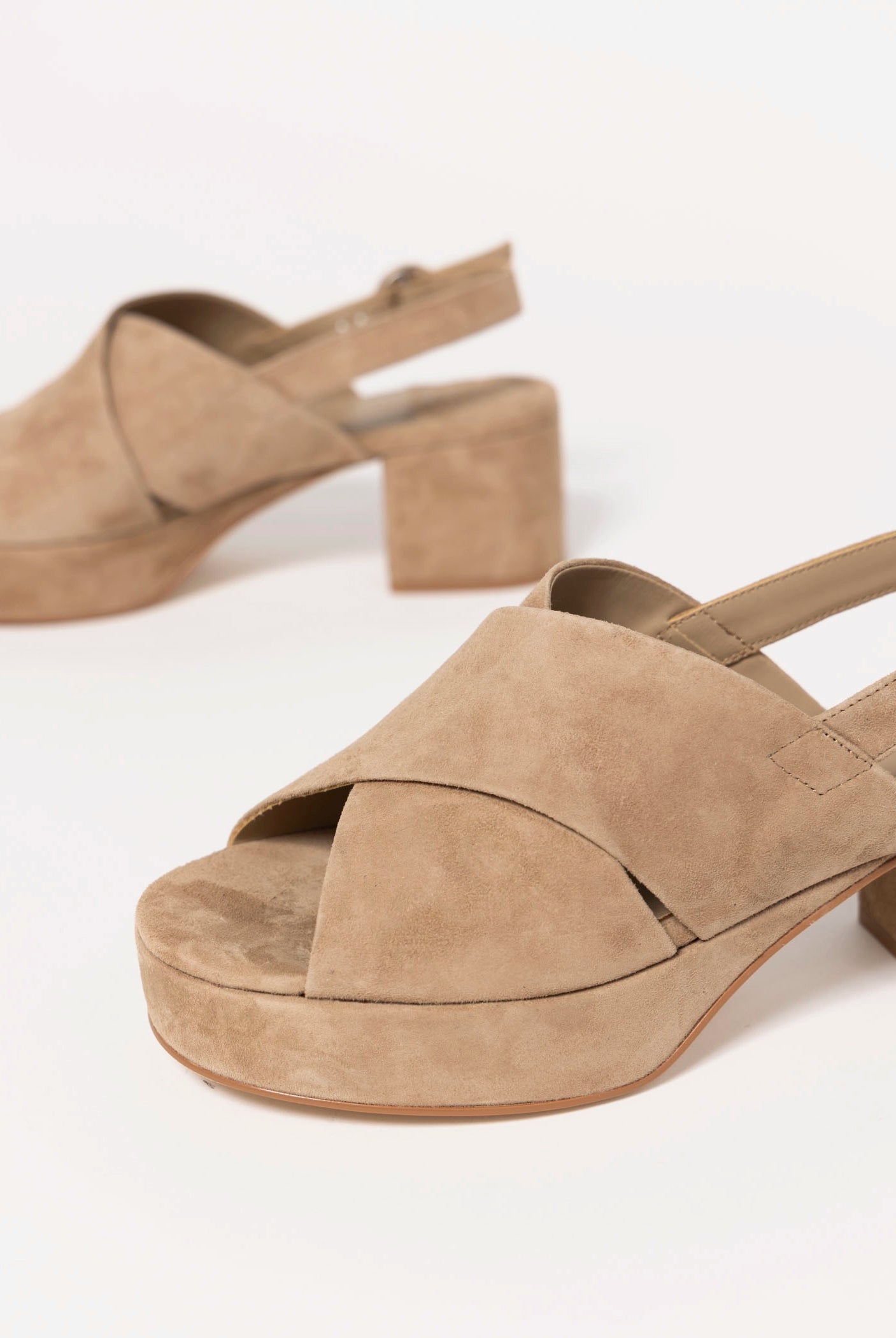 swatch_Beige Suede jeffrey campbell zentra platform sandal