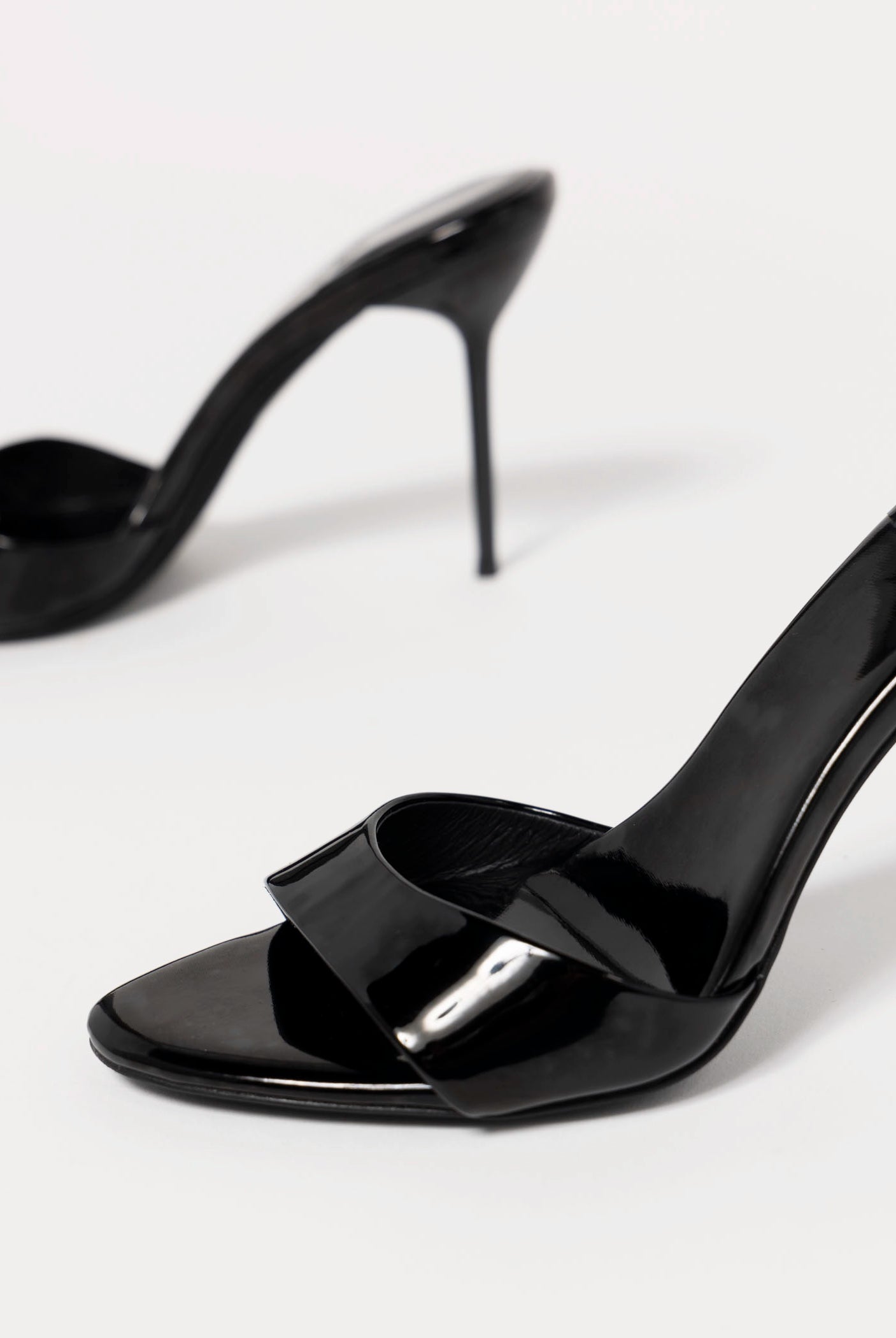 swatch_Black Patent jeffrey campbell ce-soire stiletto heel