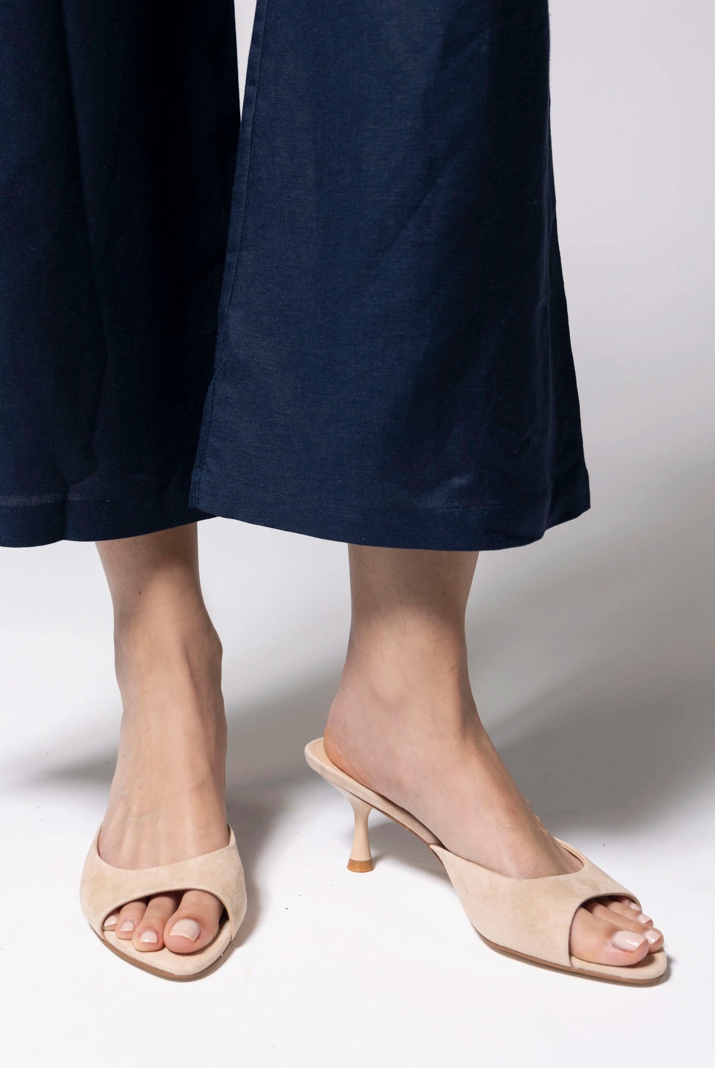 swatch_Beige Suede jeffrey campbell spy kid heeled sandal