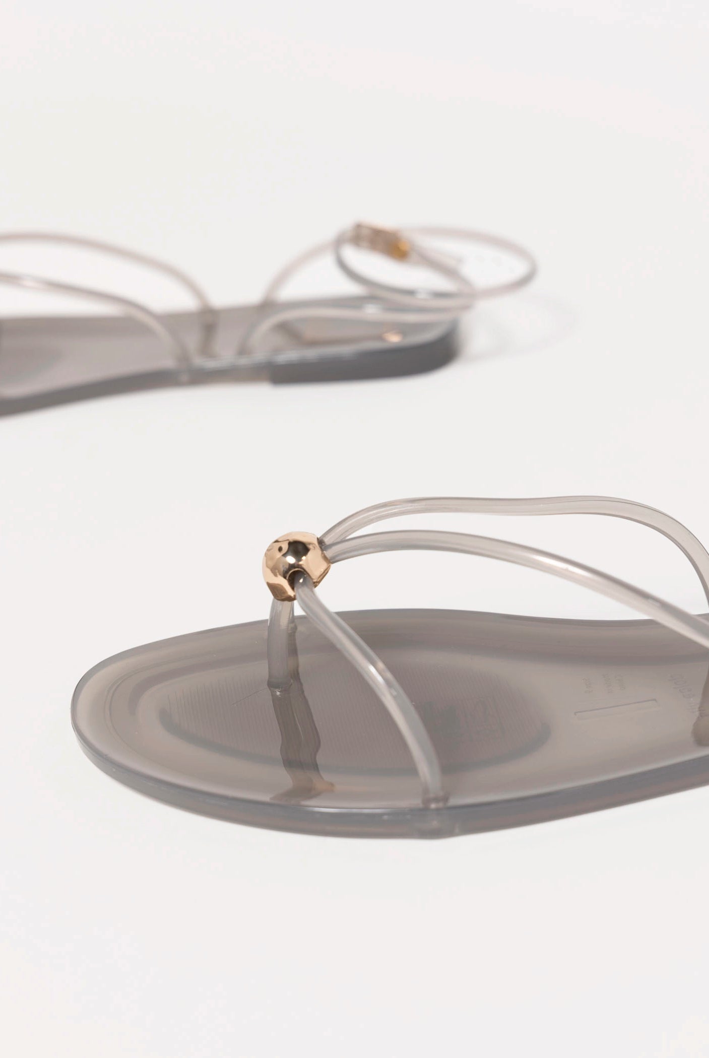 swatch_Smoke dolce vita kenley jelly sandal