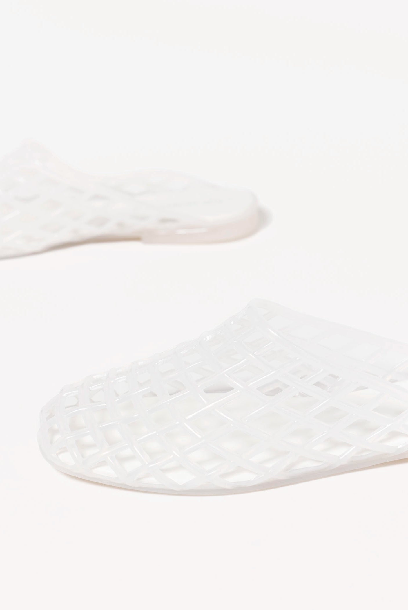 swatch_White solar jelly slide