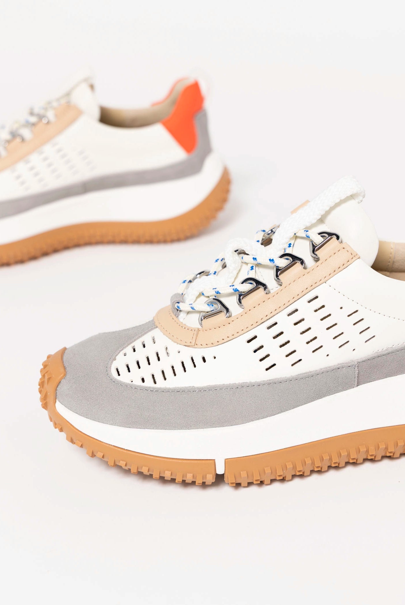 swatch_Coral 4CCCCees kapok linto sneaker