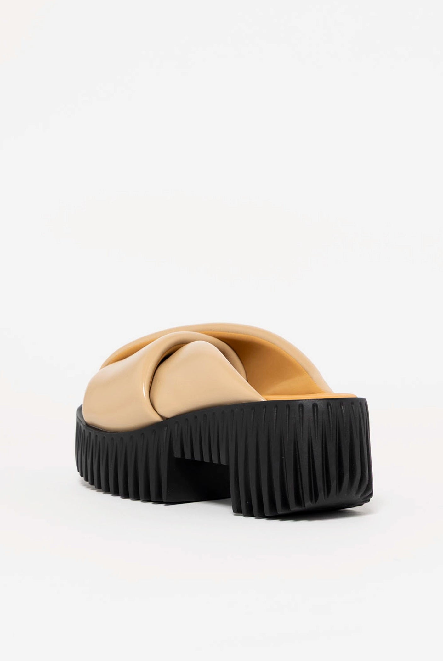 swatch_Skin Patent 4CCCCees plia anda platform sandal