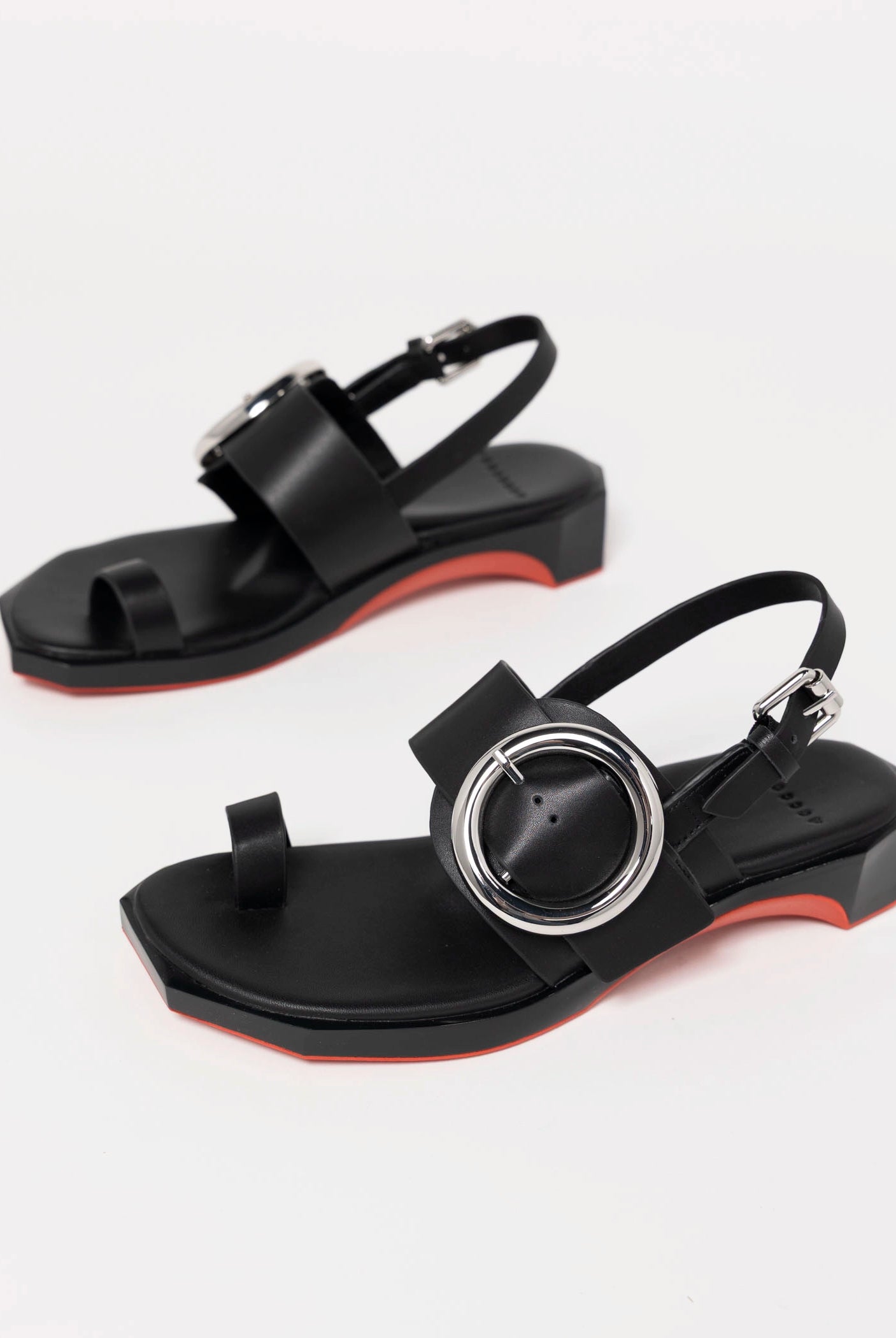 swatch_Black Leather 4CCCCees follin torus sandal