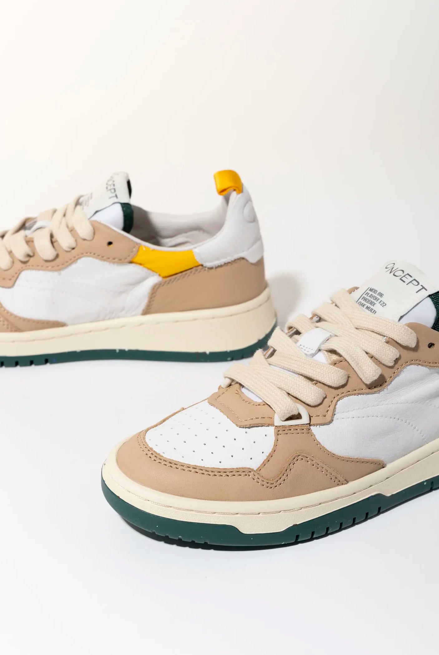 swatch_Oak Multi phoenix sneaker