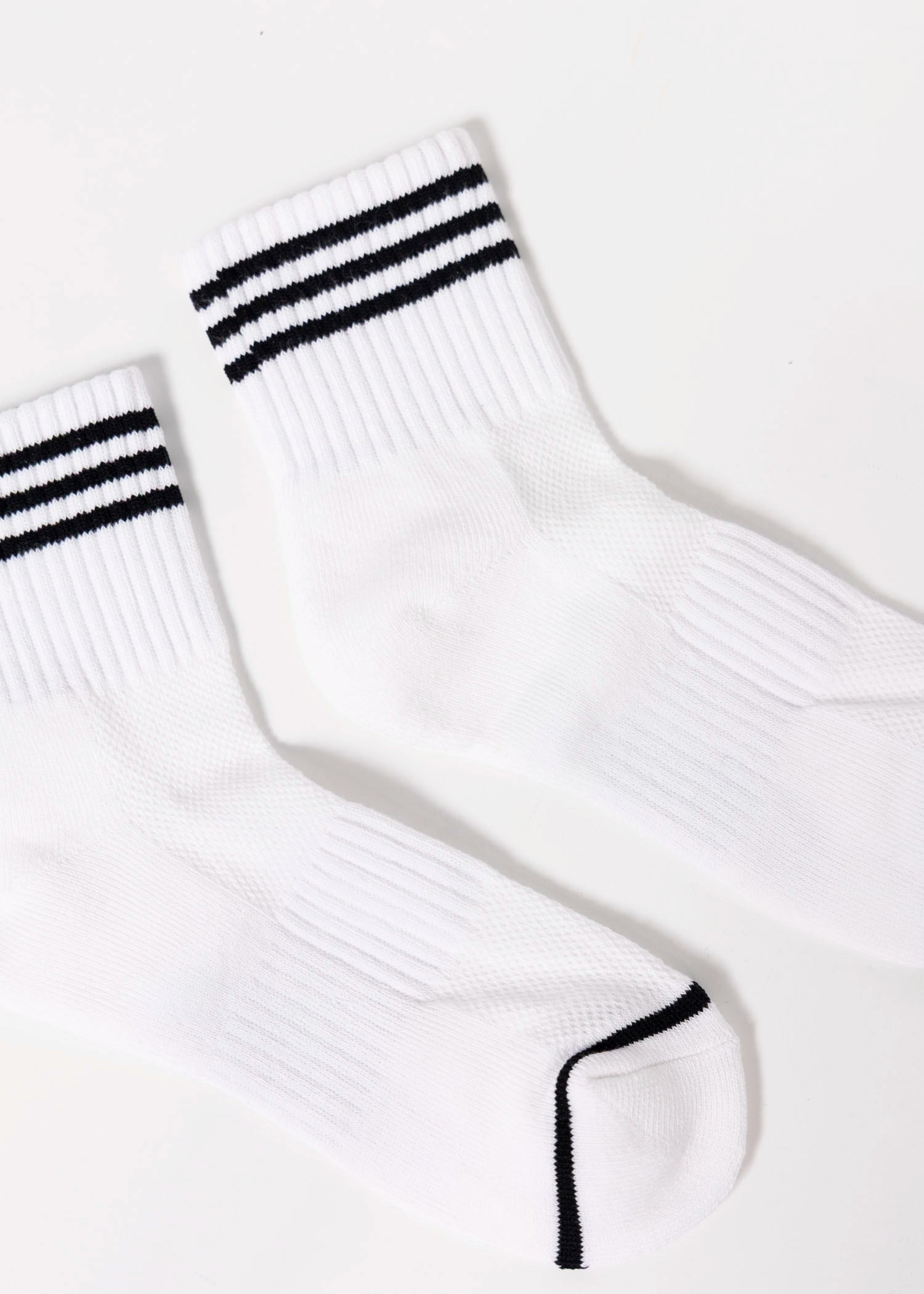 swatch_White le bon shoppe girlfriend socks