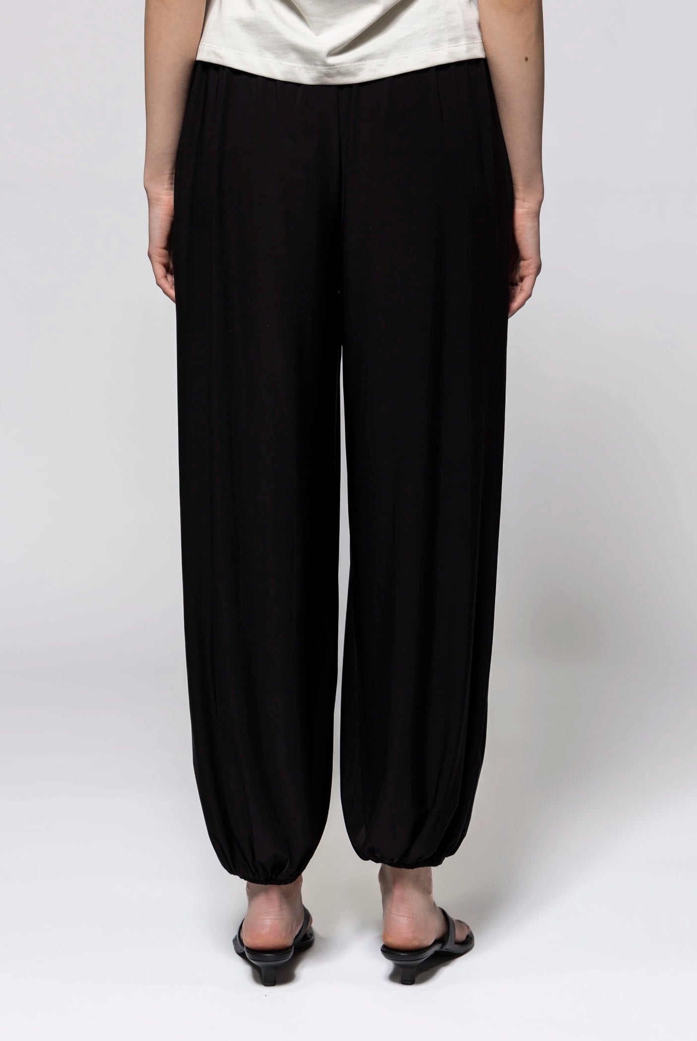 swatch_Black balloon pants