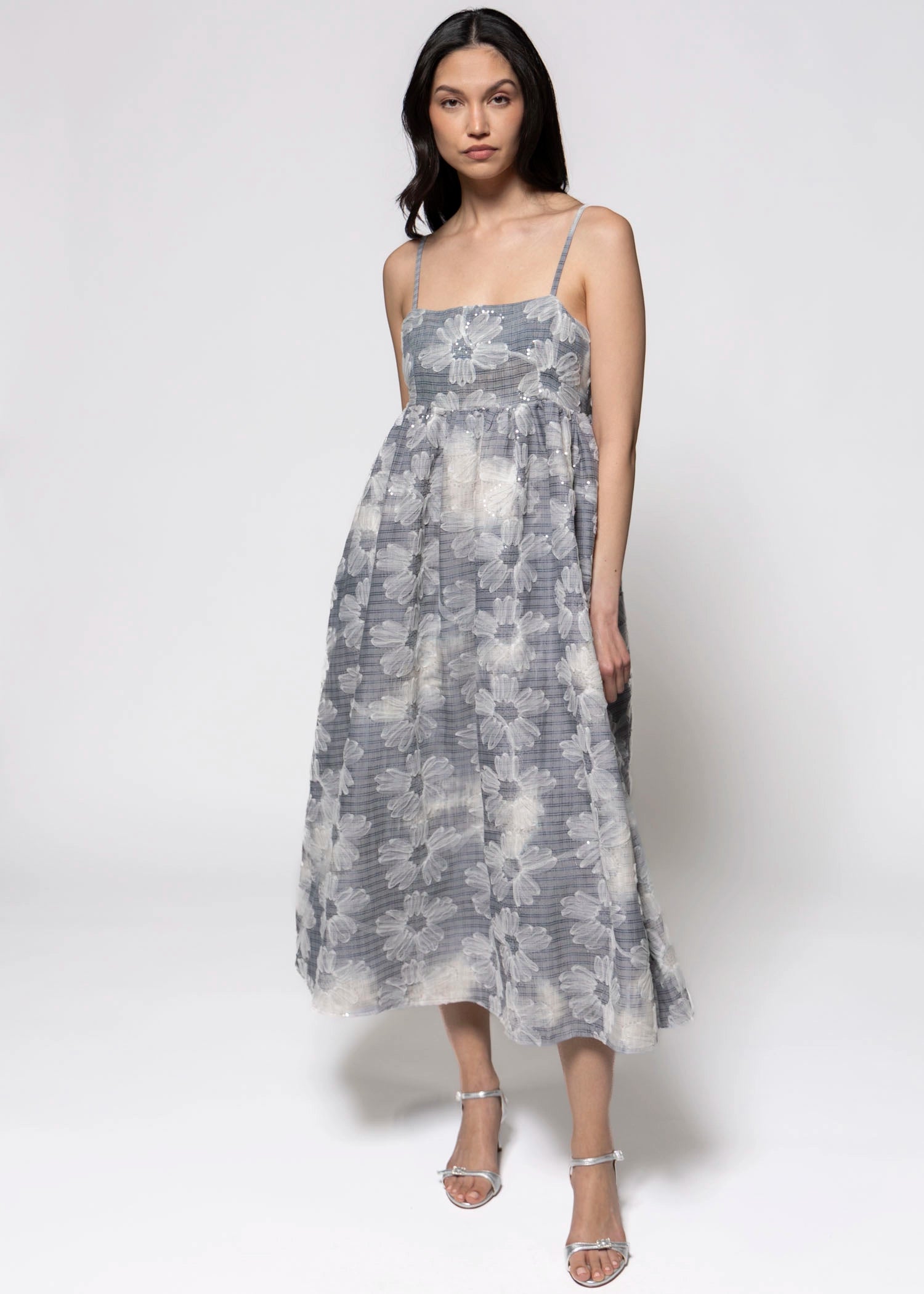 swatch_Blue/Off floral embroidery midi dress