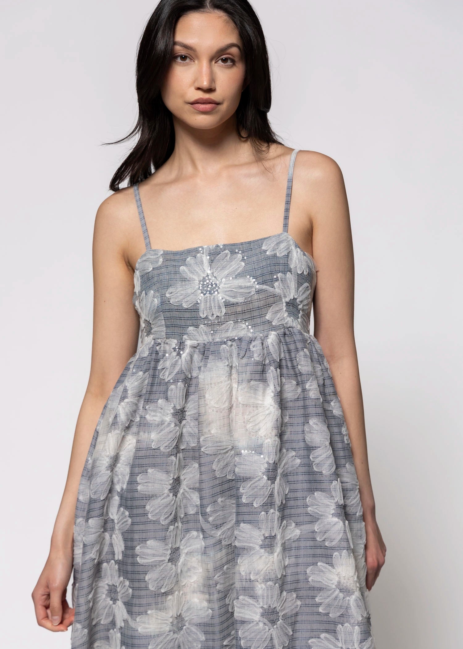 swatch_Blue/Off floral embroidery midi dress