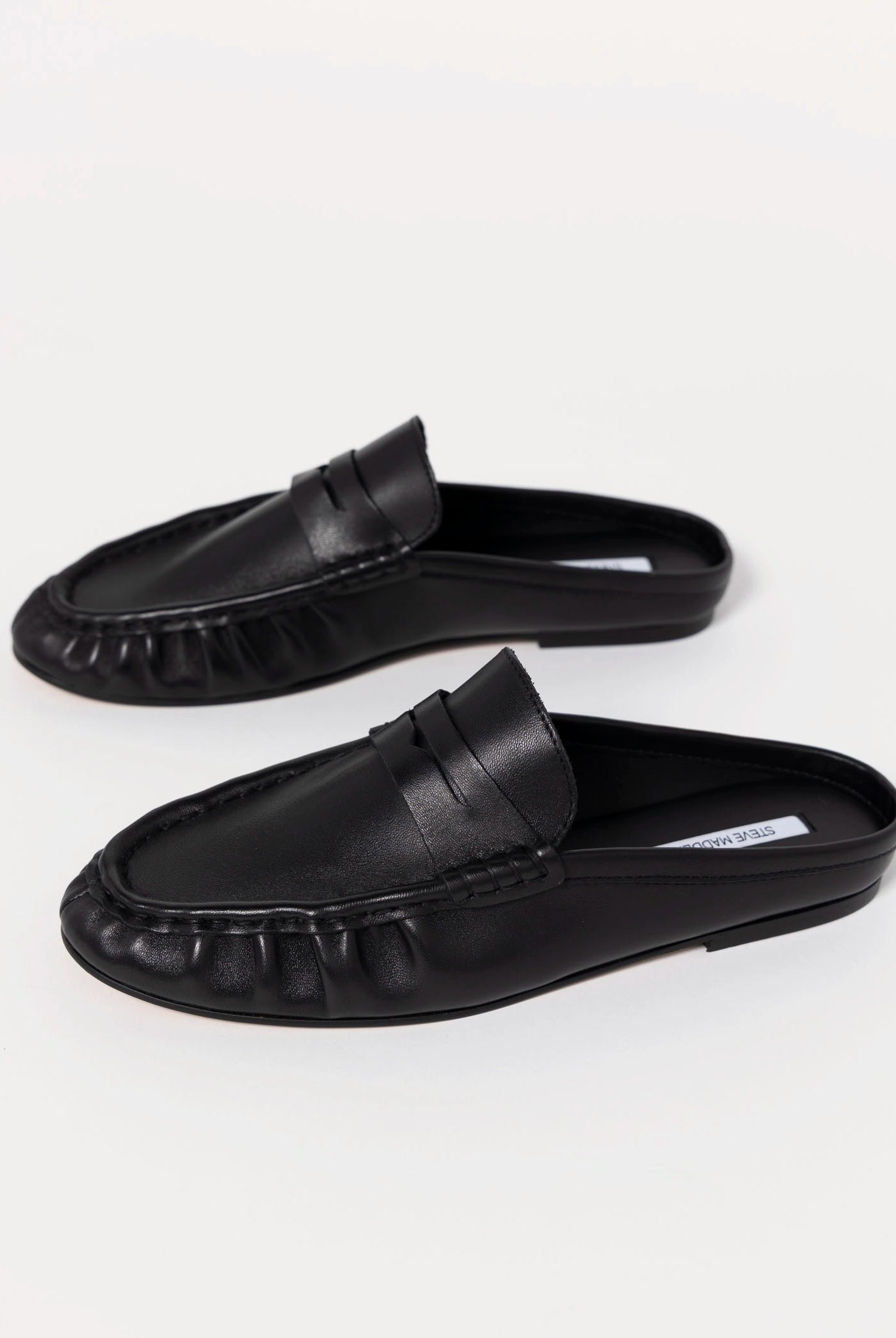 swatch_Black Smooth rafe loafer steve madden
