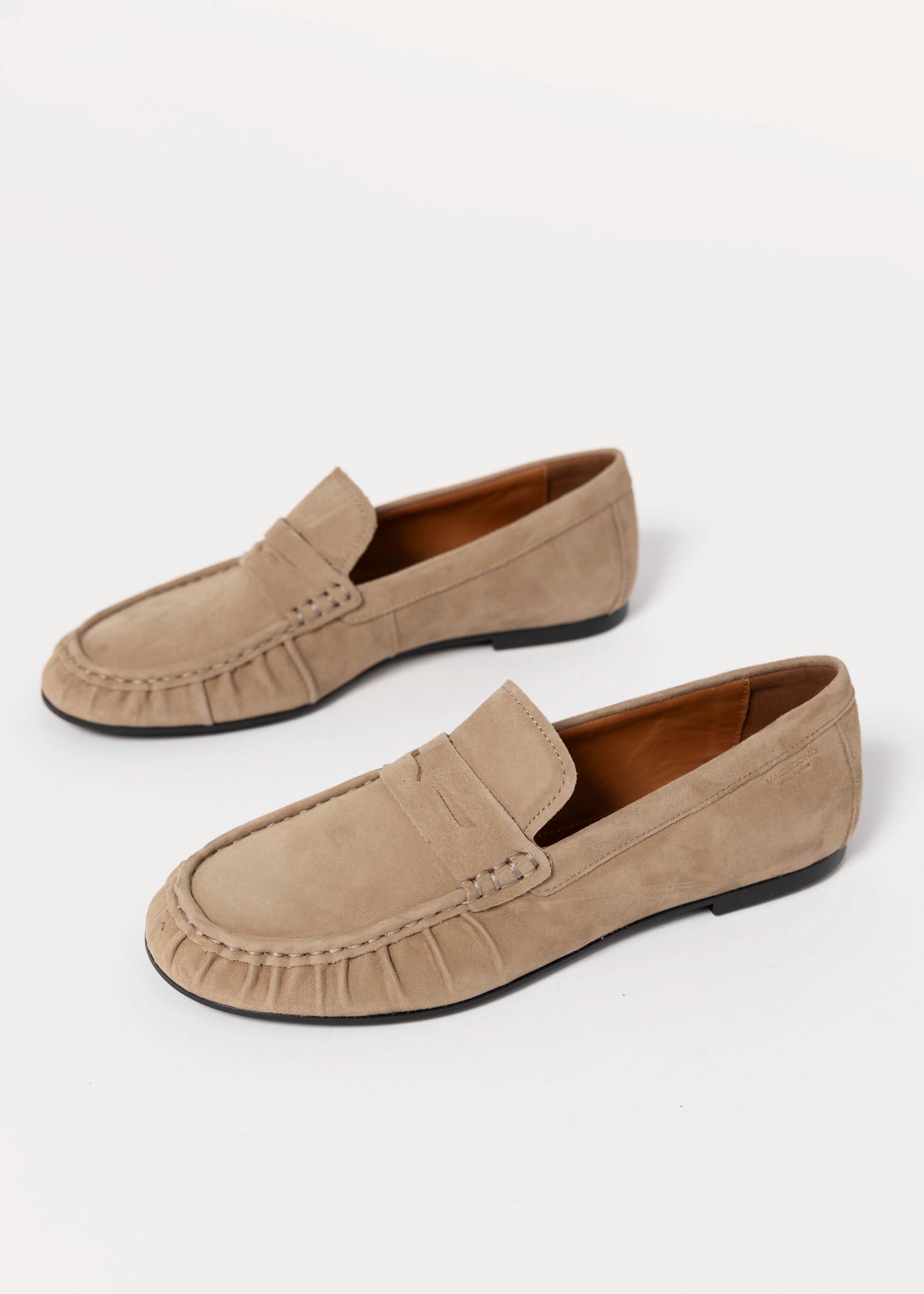 swatch_Nougat Suede vagabond aleya loafer