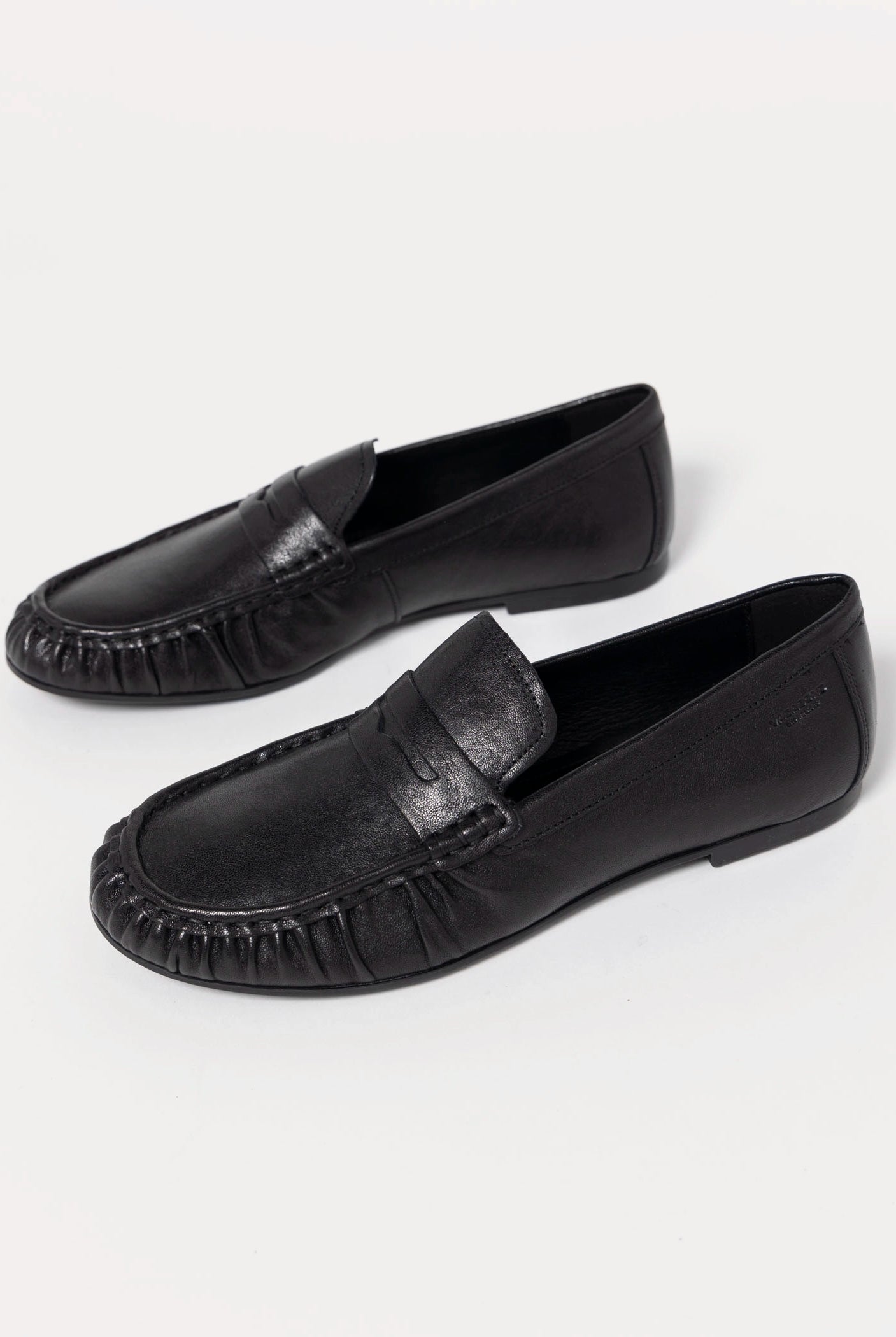 swatch_Black Leather vagabond aleya loafer